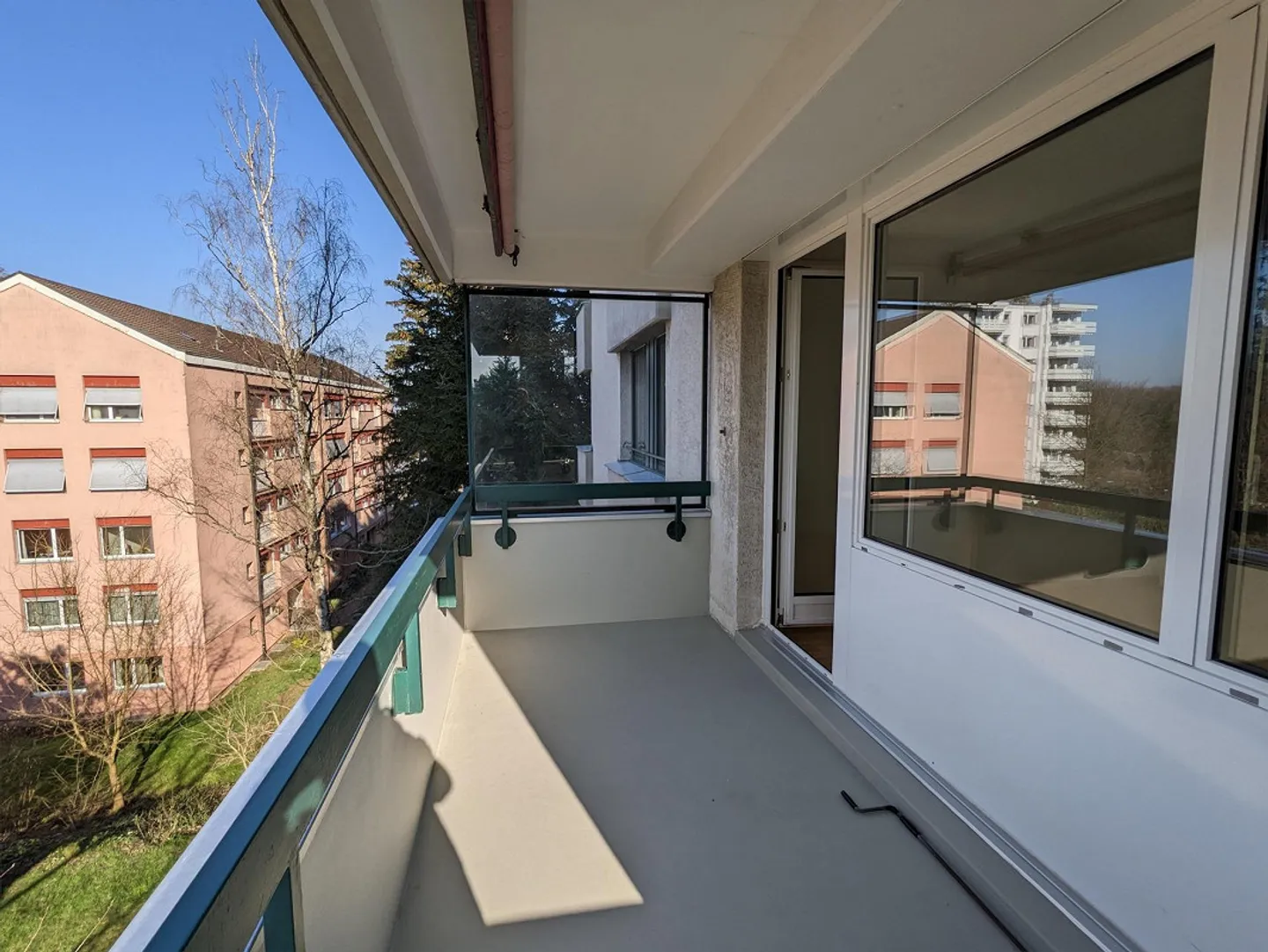 Appartamento 4 locali parzialmente ristrutturato con ascensore ad Arlesheim - Foto 1 di 9