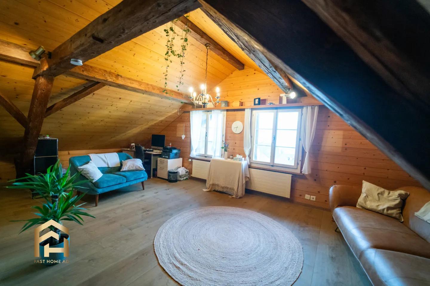 Ampio appartamento duplex di 5,5 locali a pochi passi dal lago di Thun - Foto 2 di 13