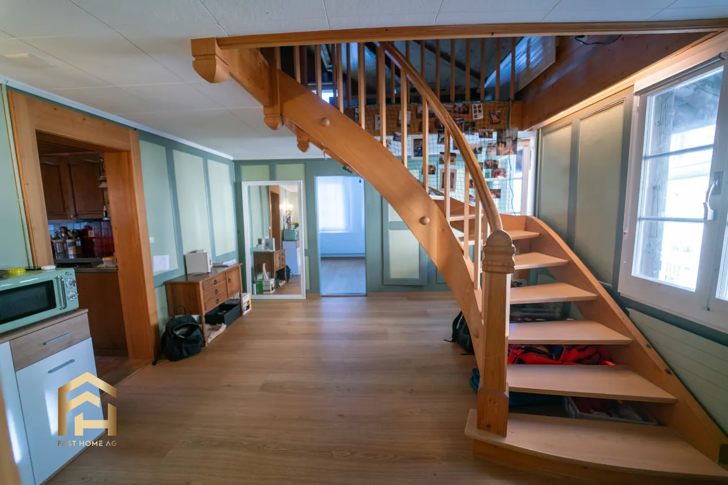 Ampio appartamento duplex di 5,5 locali a pochi passi dal lago di Thun - Foto 4 di 13