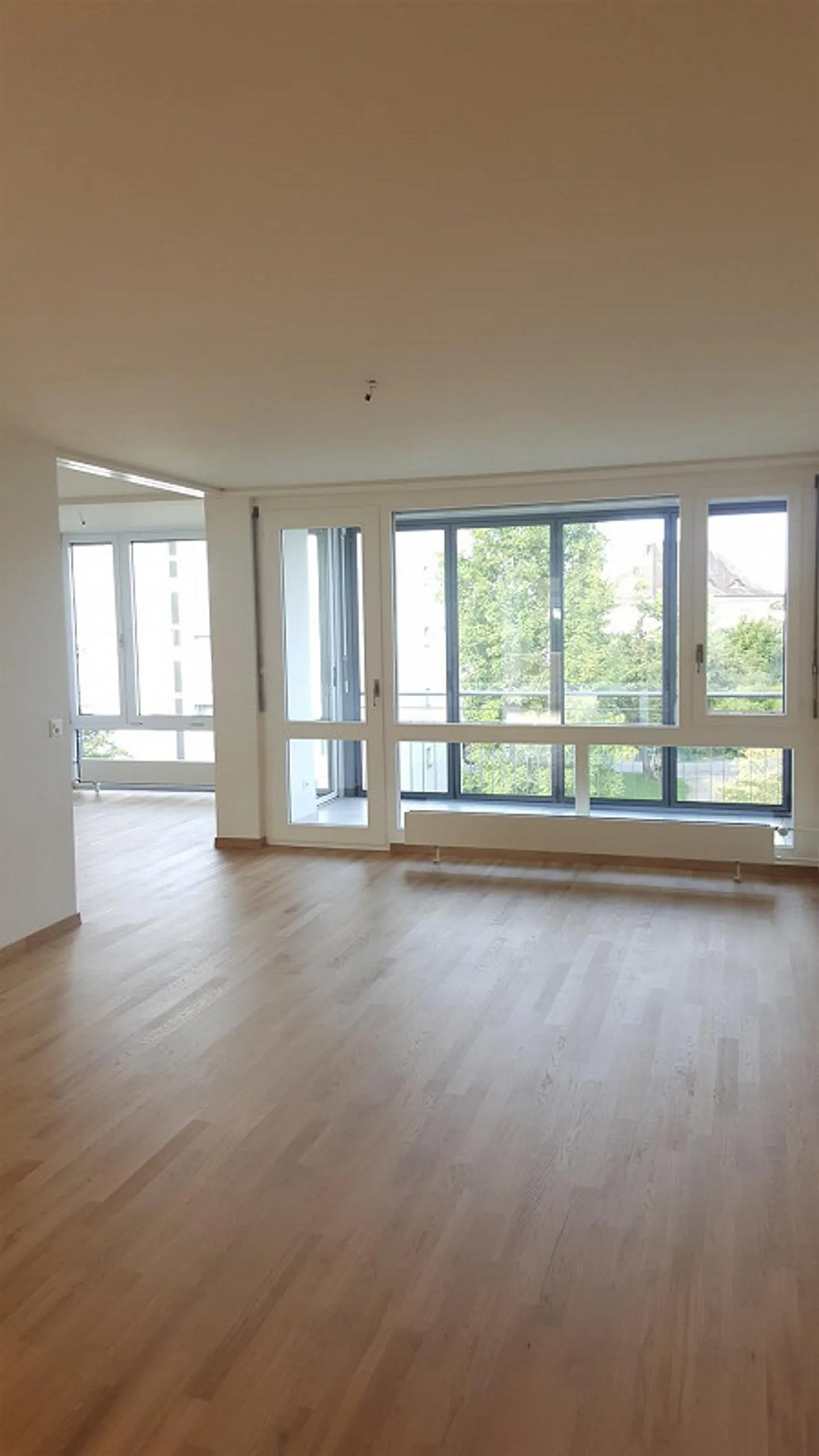 Appartement moderne de 2,5 pièces dans le quartier Loreto - Photo 3 sur 7