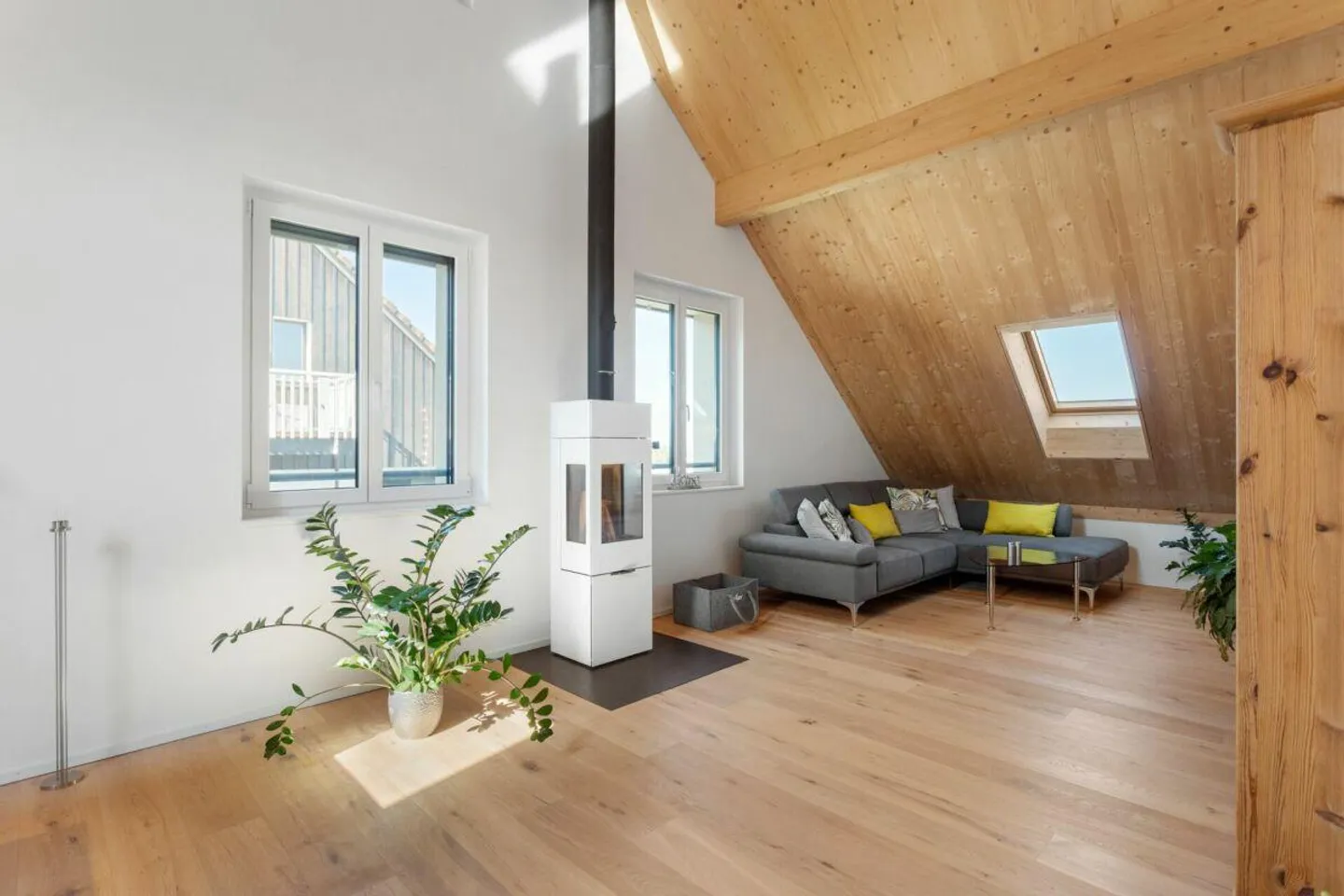 Grosszügige und moderne Dachgeschosswohnung - Foto 2 di 13