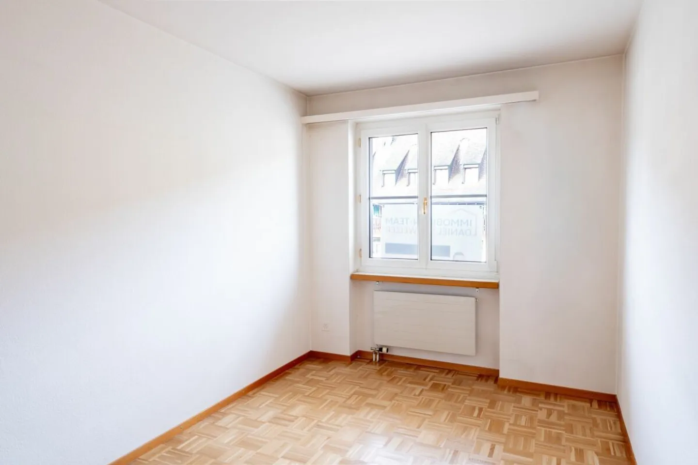 Well-maintained condominium with balcony, cellar, and three garage boxes - Photo 11 of 15