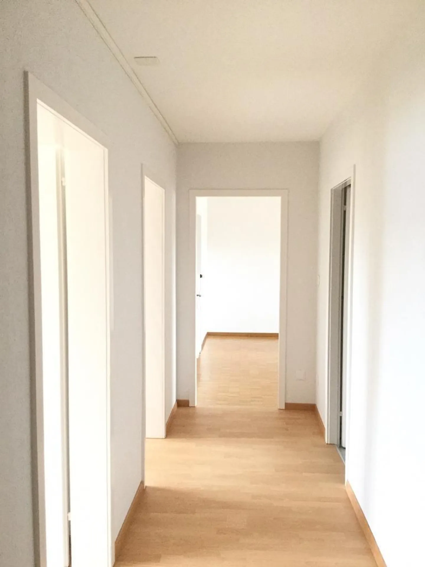 Grosszügige Wohnung mit Balkon - Foto 4 von 8