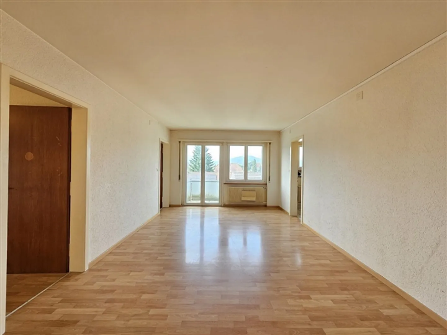 Stupendo appartamento luminoso di 3 stanze con vista libera in un quartiere ricercato - Foto 6 di 9