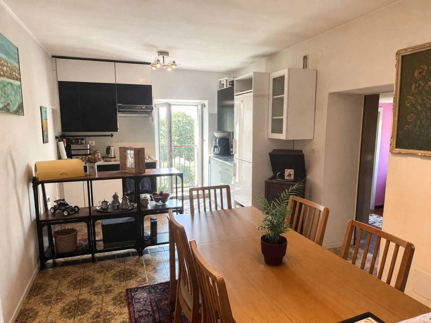 Characteristic property in rural area for renovation, consisting of 2/3 apartments - Photo 4 of 19
