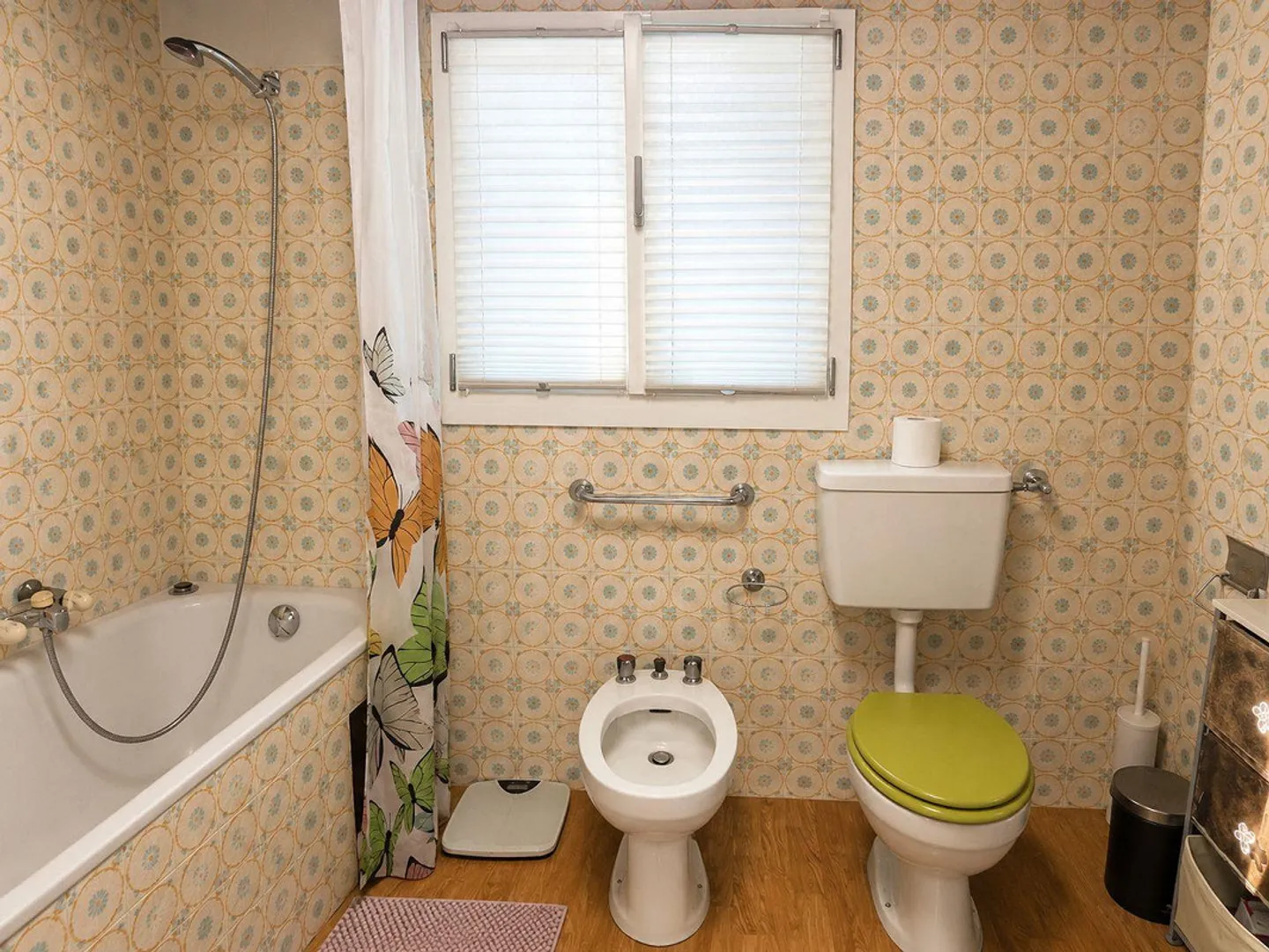 Characteristic property in rural area for renovation, consisting of 2/3 apartments - Photo 5 of 19