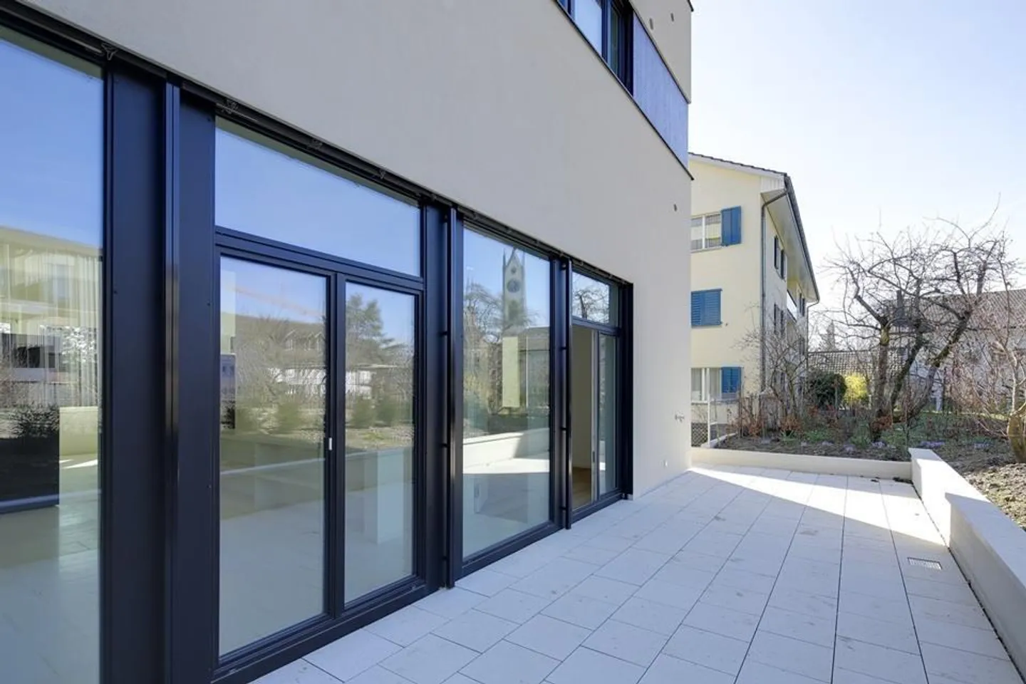 Luminoso appartamento duplex di 3,5 locali con ingresso privato - Foto 7 di 8