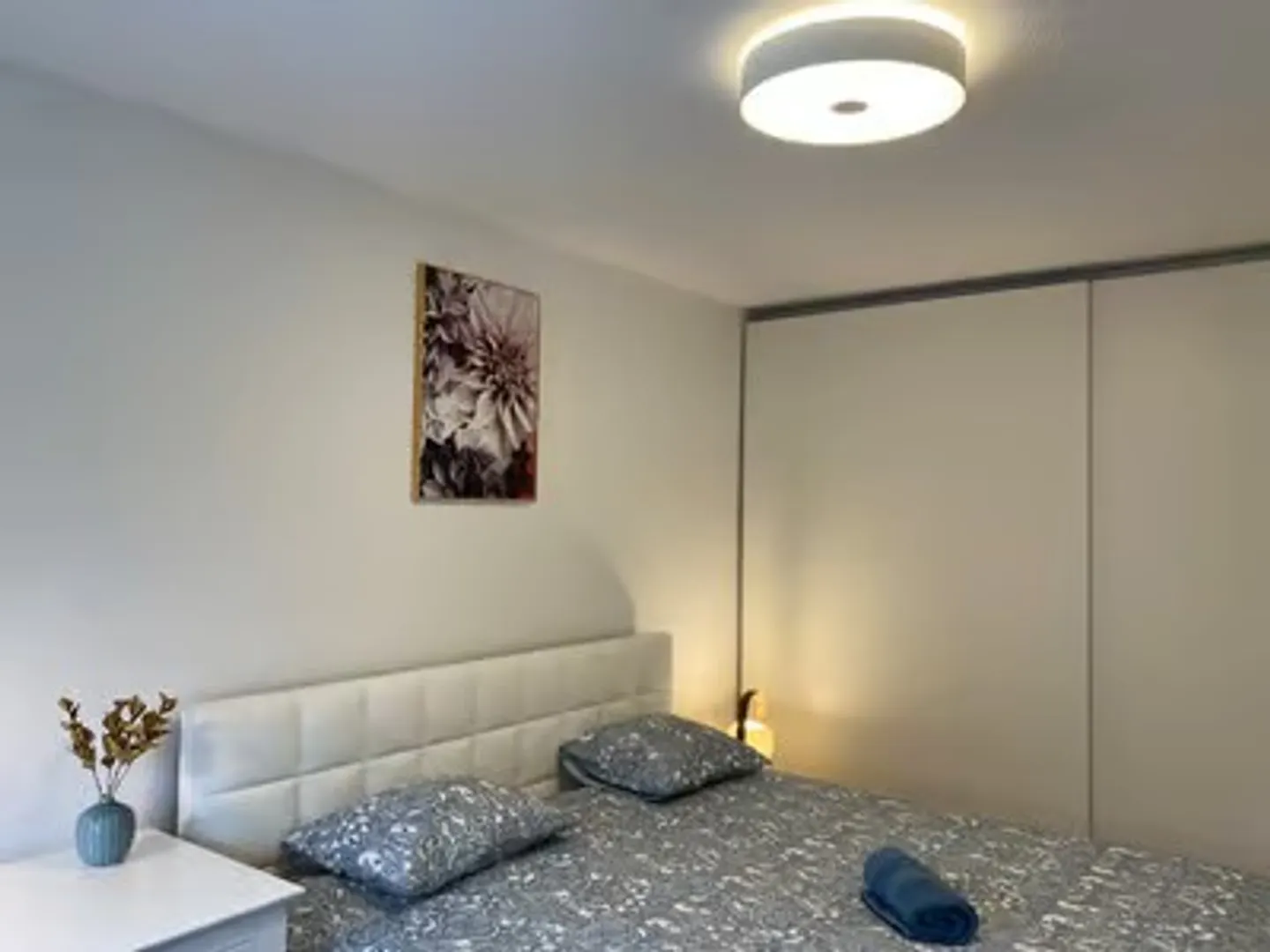 Elegant 4.5-Room Apartment in Seebach - Photo 9 of 13