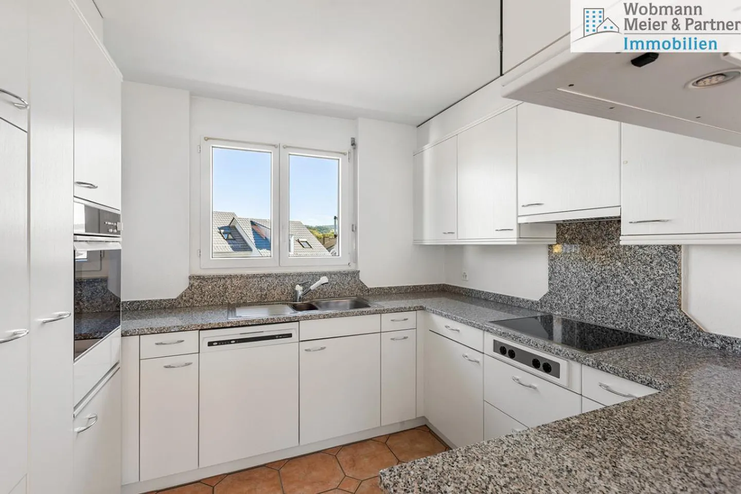Well-maintained penthouse duplex with two beautiful terraces - Photo 5 of 8