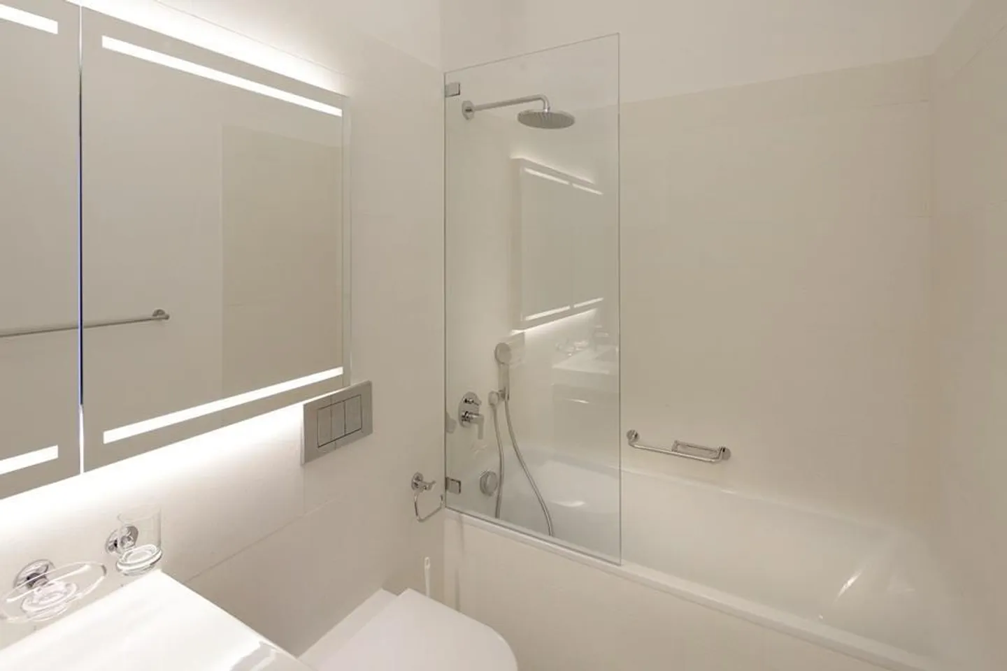 Luminoso appartamento duplex di 3,5 locali con ingresso privato - Foto 5 di 8