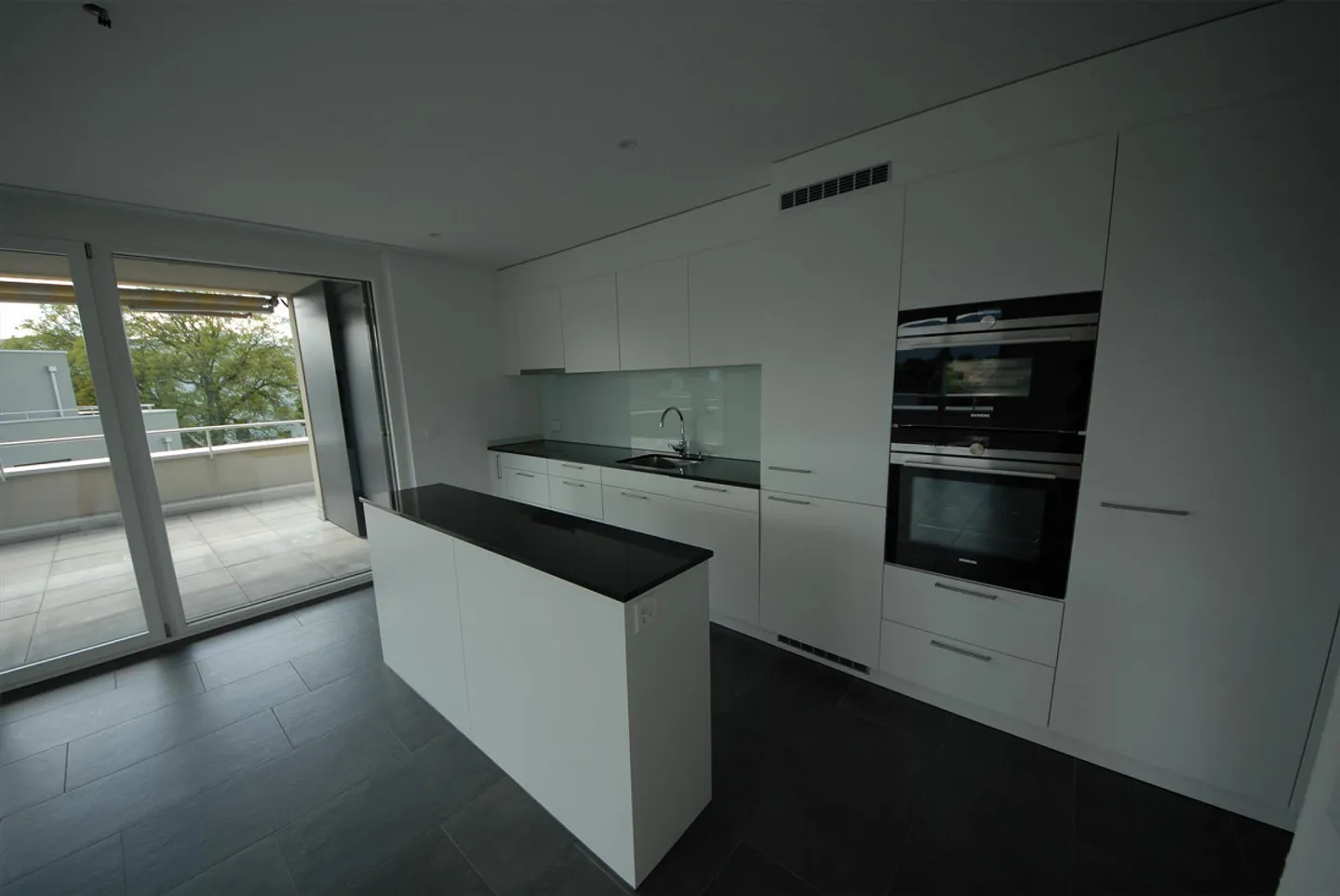 Appartement penthouse moderne avec grande terrasse sur le toit - Photo 2 sur 10