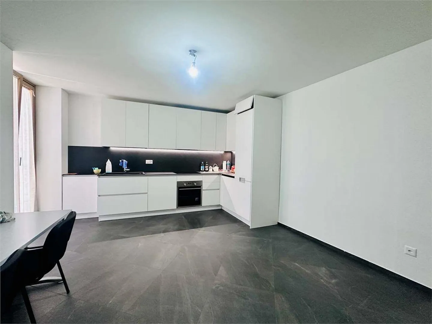 Riva S. Vitale ...two steps from the lake, modern 2.5-room apartment for sale - Photo 2 of 2