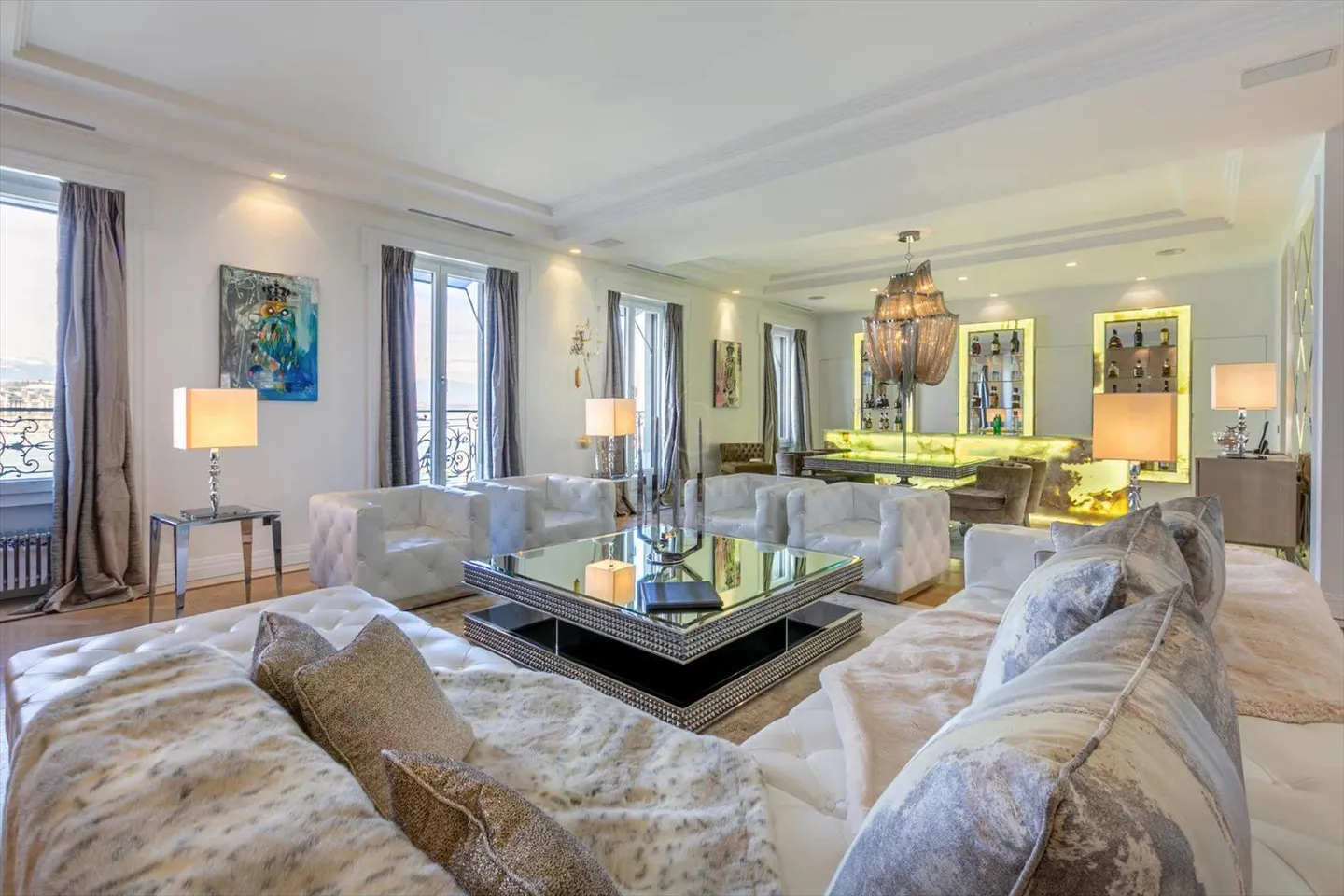 Magnificent apartment with a view of the lake and the Jet d'eau - Photo 3 of 13