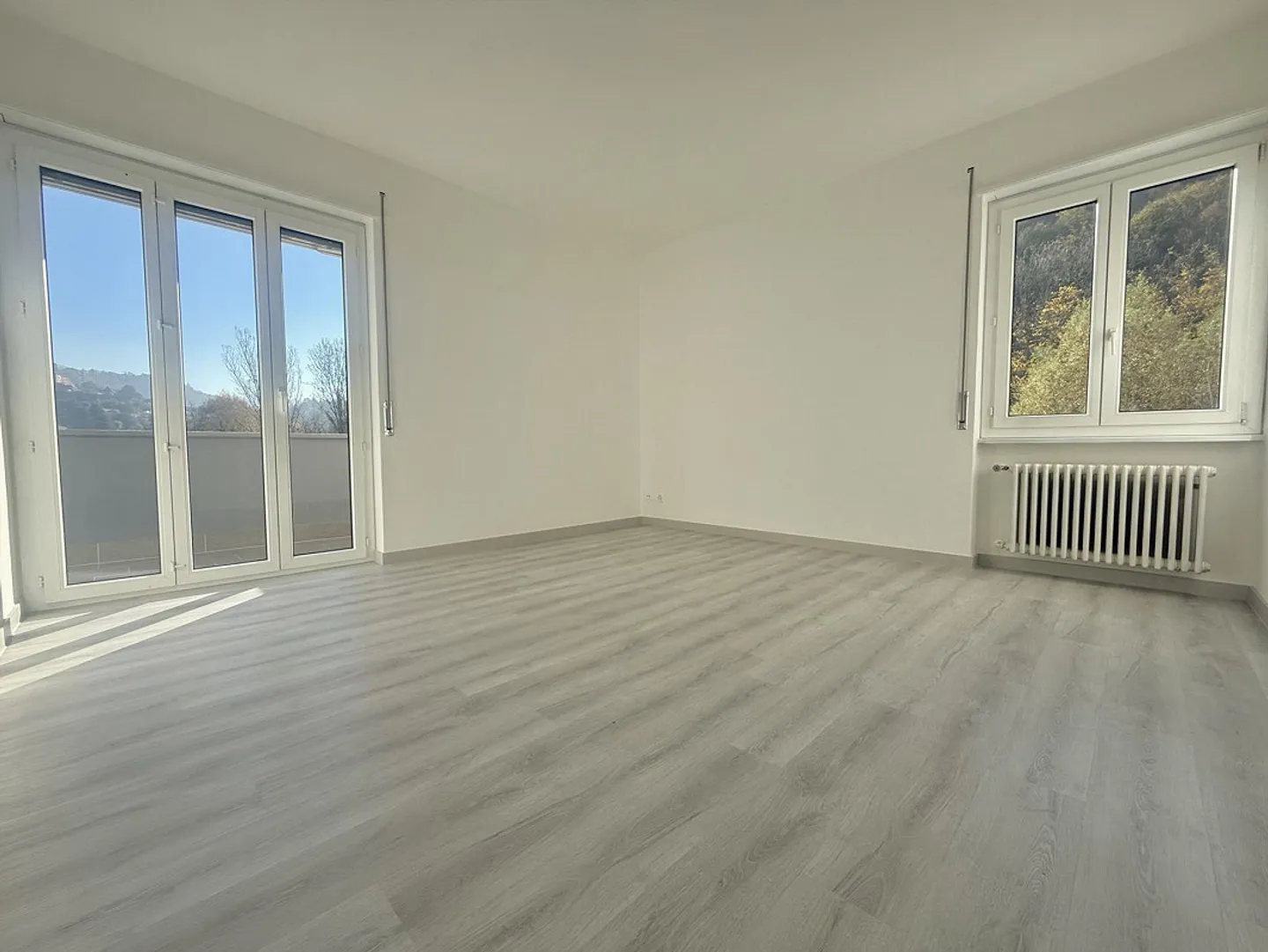 Geräumige 4,5-Zimmer-Wohnung in Chiasso - Foto 3 von 11