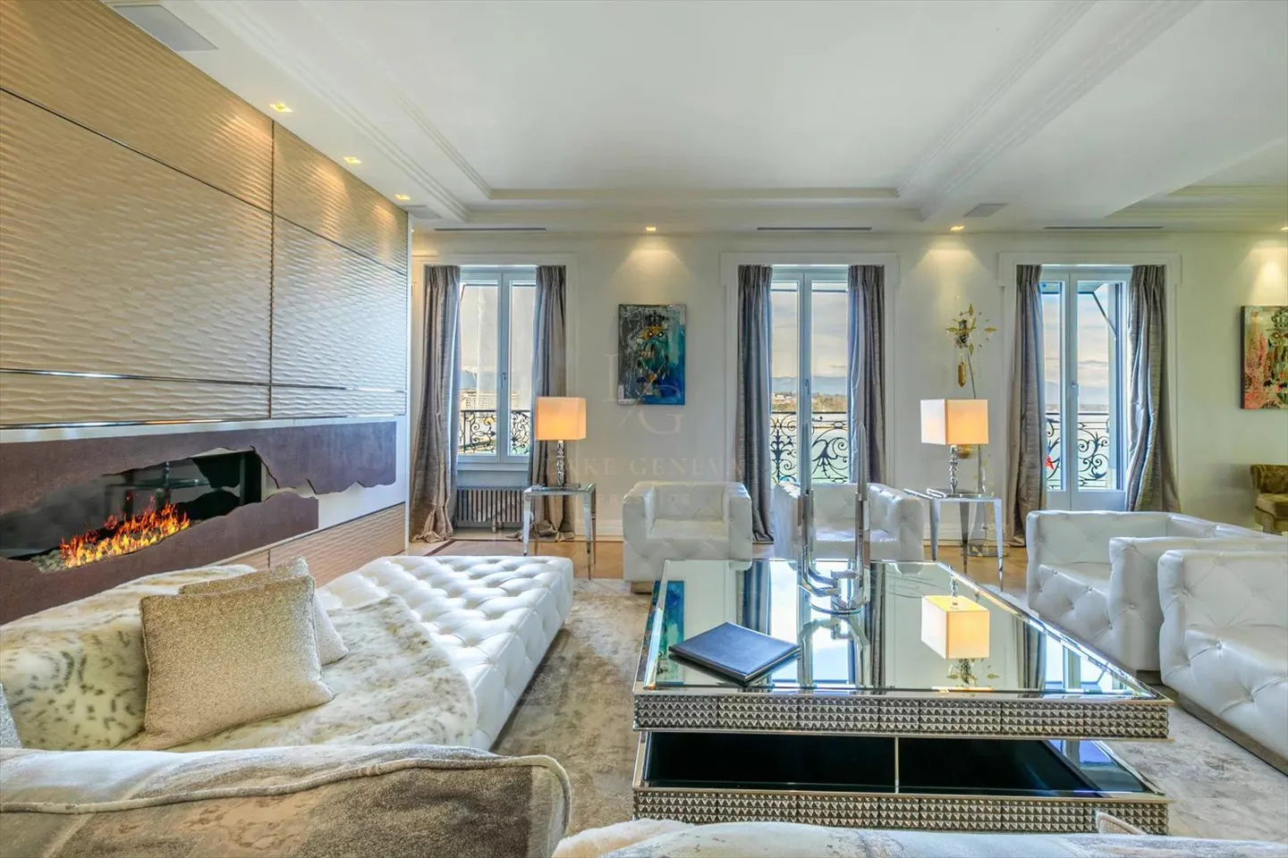 Magnificent apartment with a view of the lake and the Jet d'eau - Photo 2 of 13