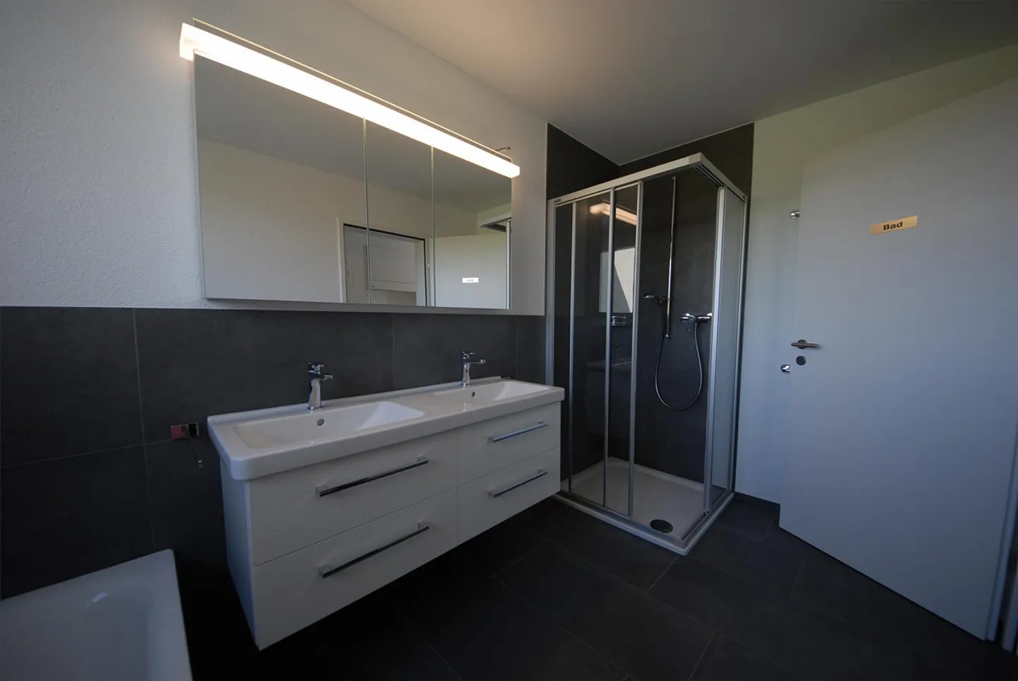 Appartement penthouse moderne avec grande terrasse sur le toit - Photo 3 sur 10