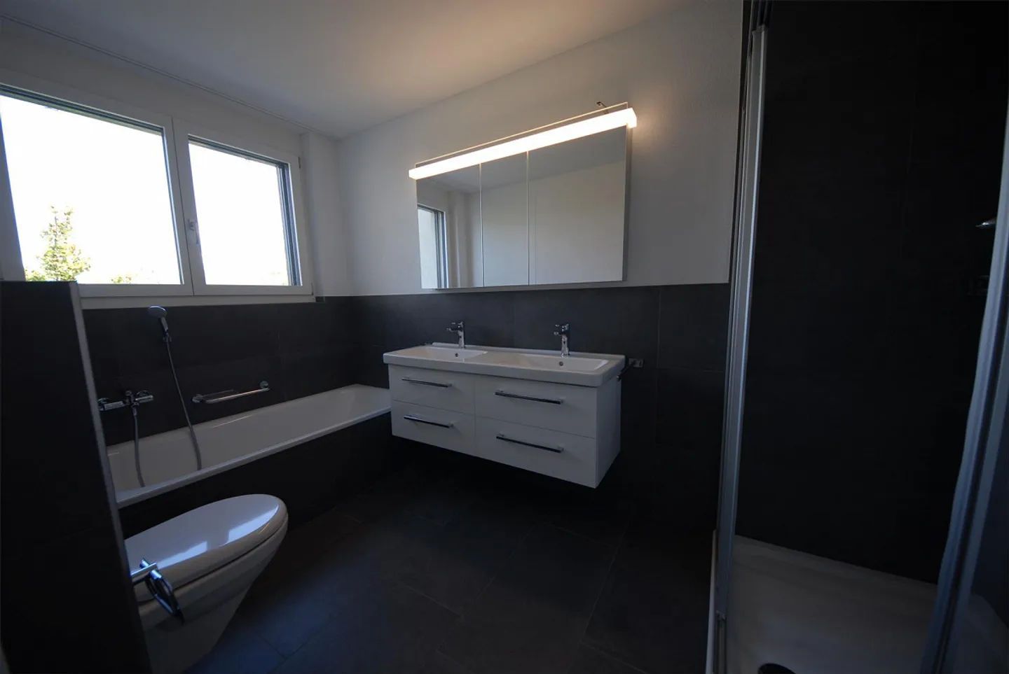 Appartement penthouse moderne avec grande terrasse sur le toit - Photo 4 sur 10