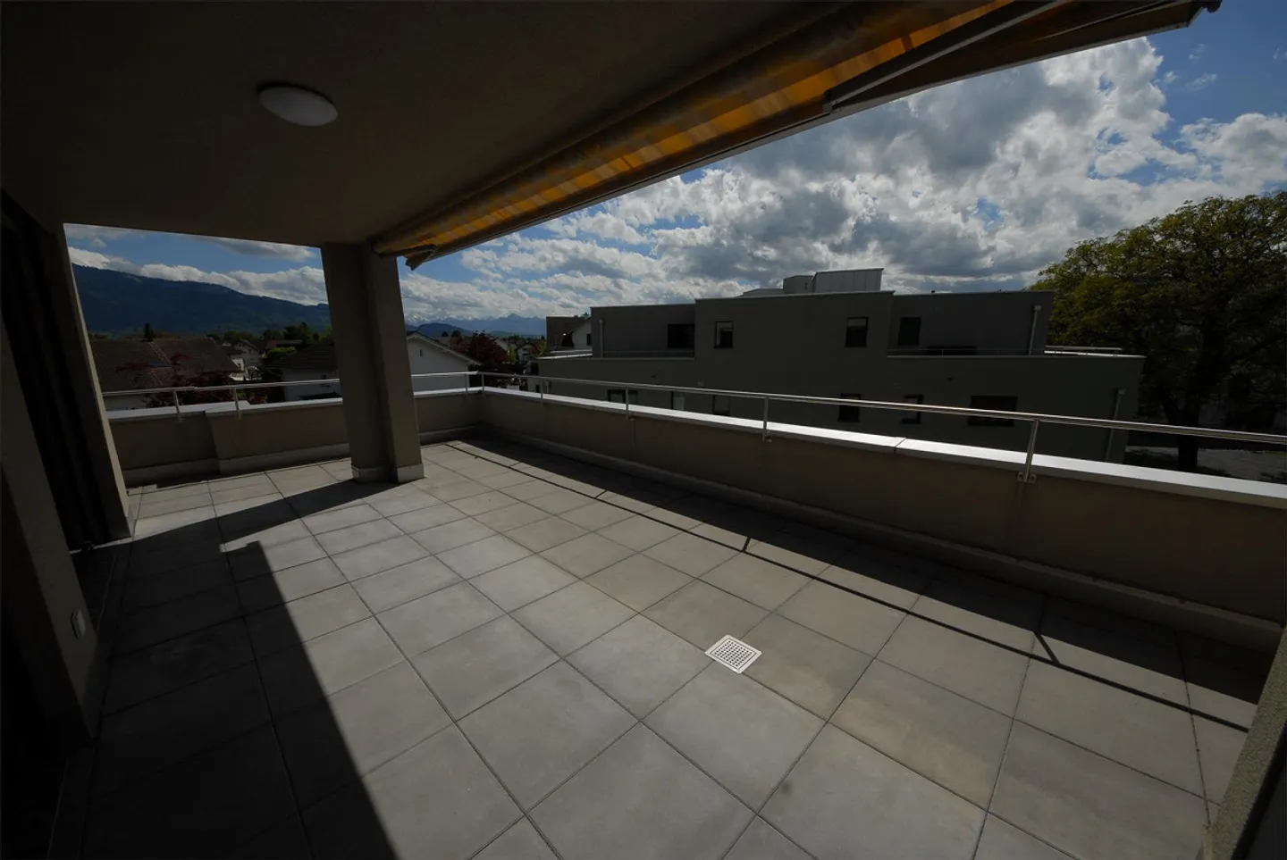 Appartement penthouse moderne avec grande terrasse sur le toit - Photo 7 sur 10