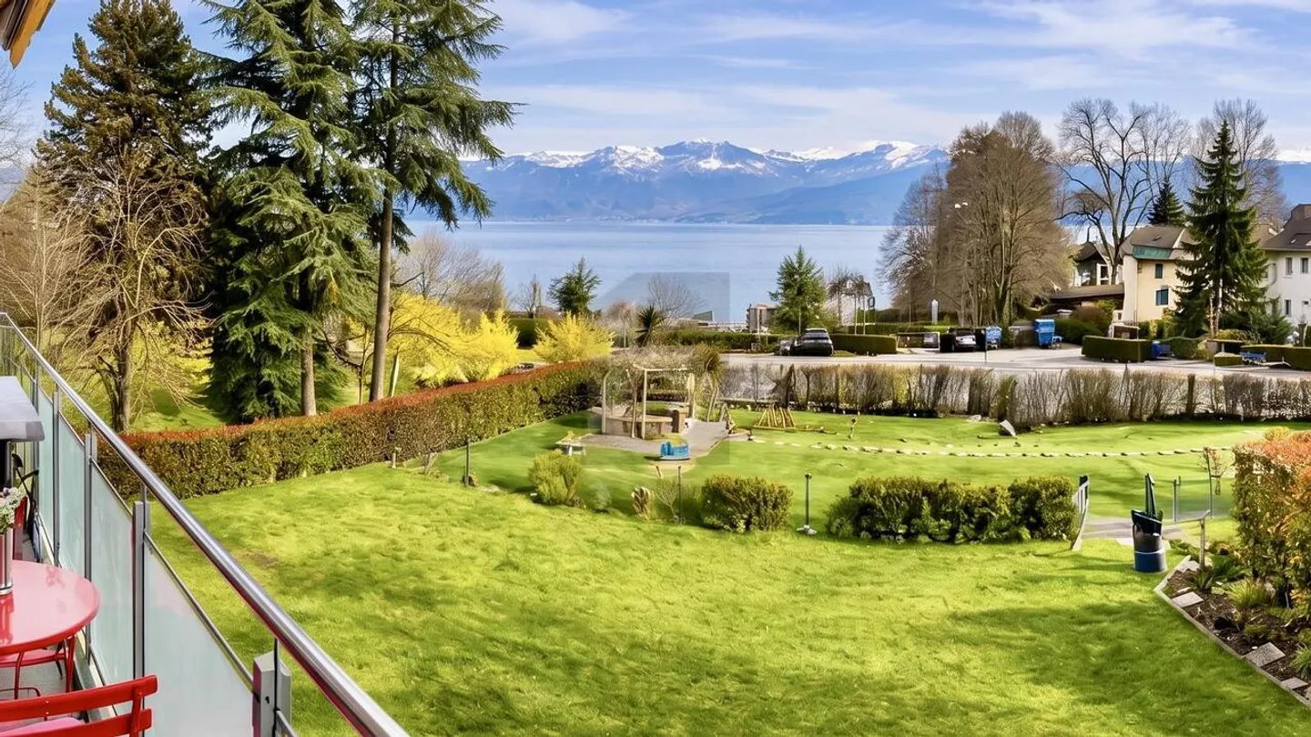 VISTA ECCEZIONALE SUL LAGO E SULLE MONTAGNE - Foto 2 di 6