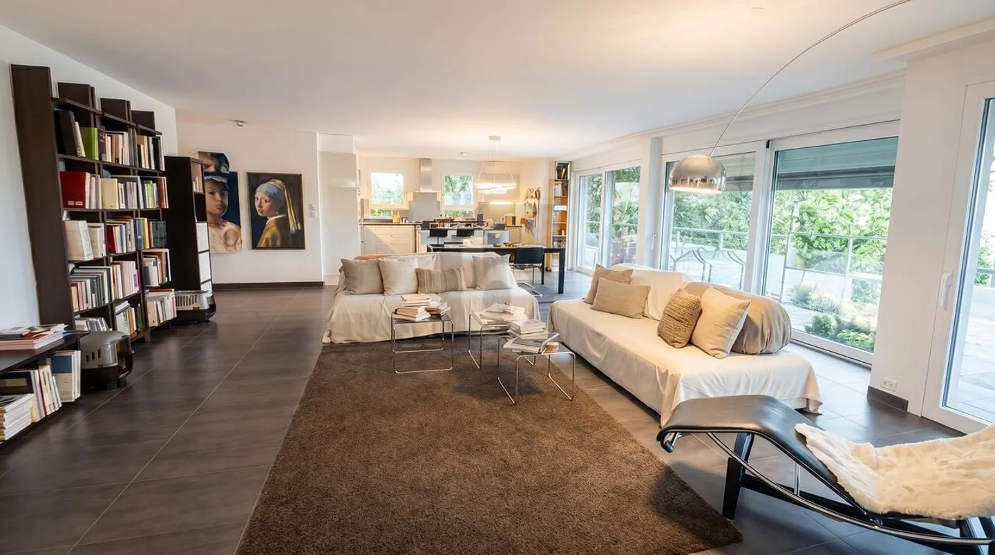 VISTA ECCEZIONALE SUL LAGO E SULLE MONTAGNE - Foto 3 di 6