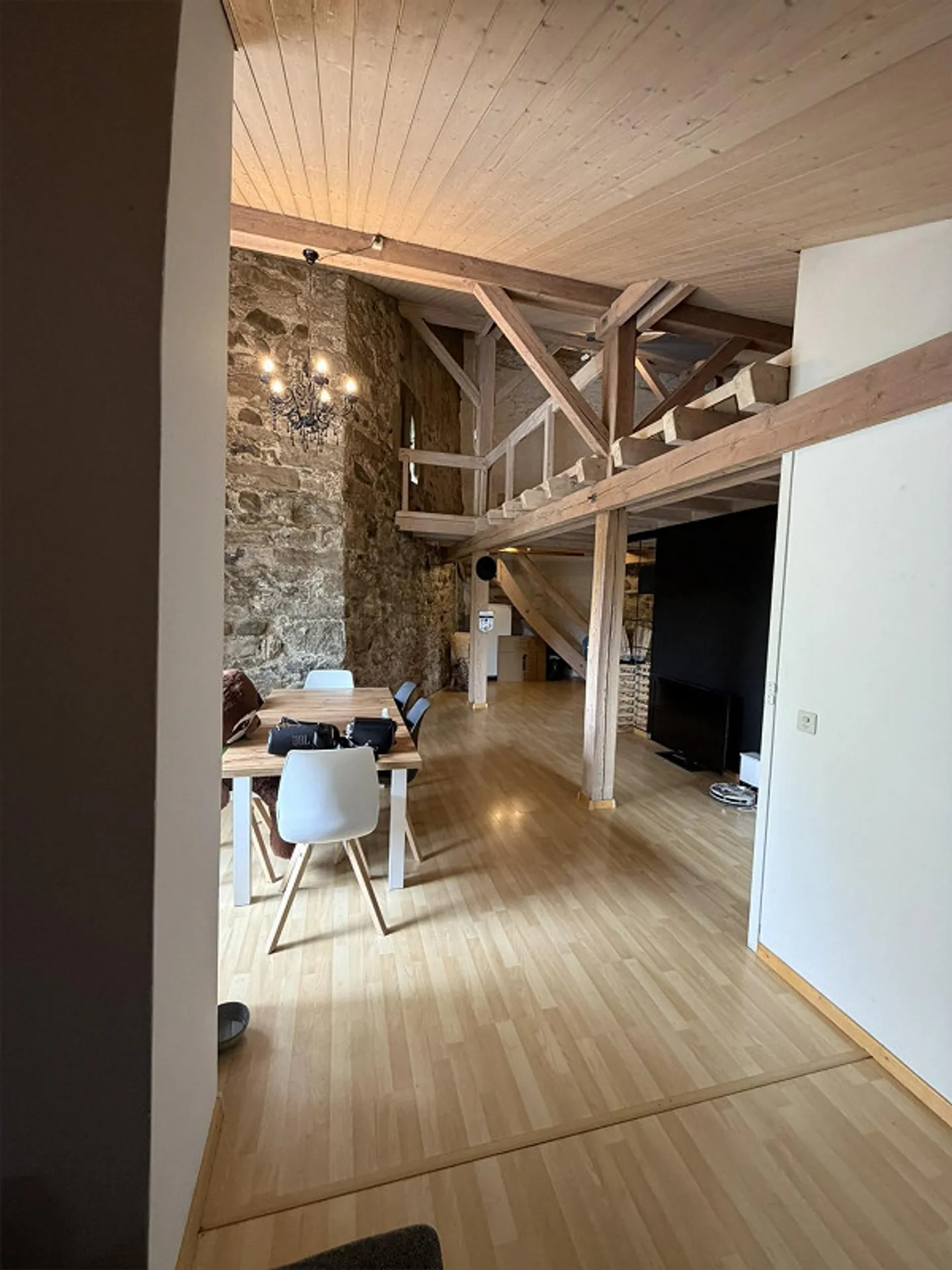 Living in a historic castle - Photo 4 of 10