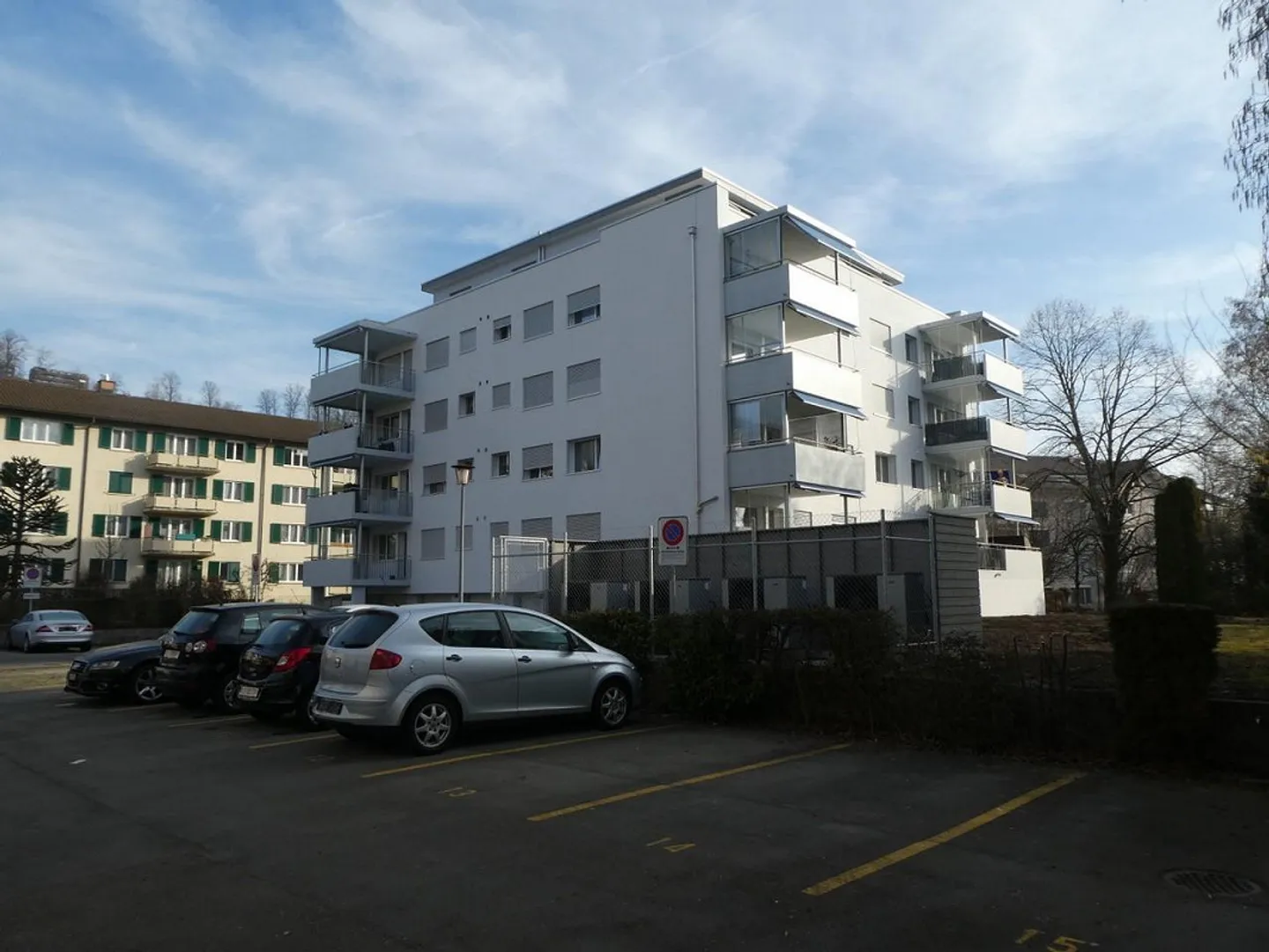 Aussenparkplatz - Foto 1 von 1