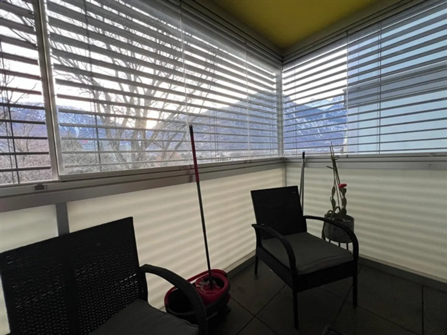 Appartamento spazioso 3.5 locali - Foto 3 di 8