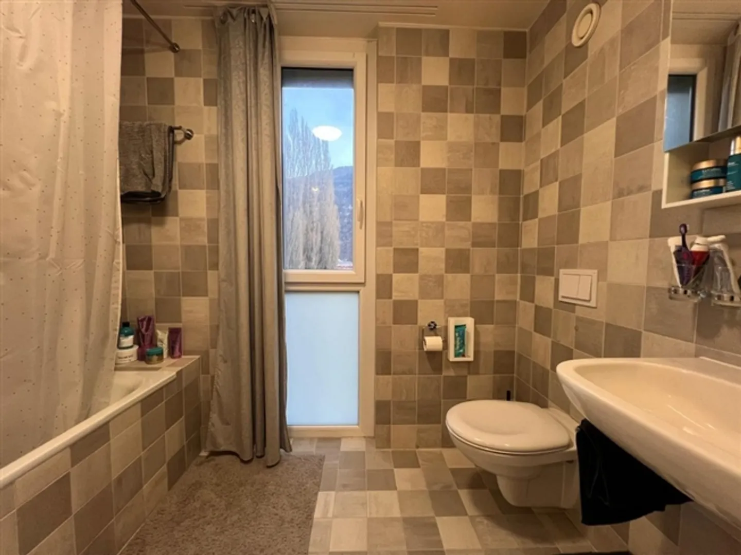 Appartamento spazioso 3.5 locali - Foto 6 di 8