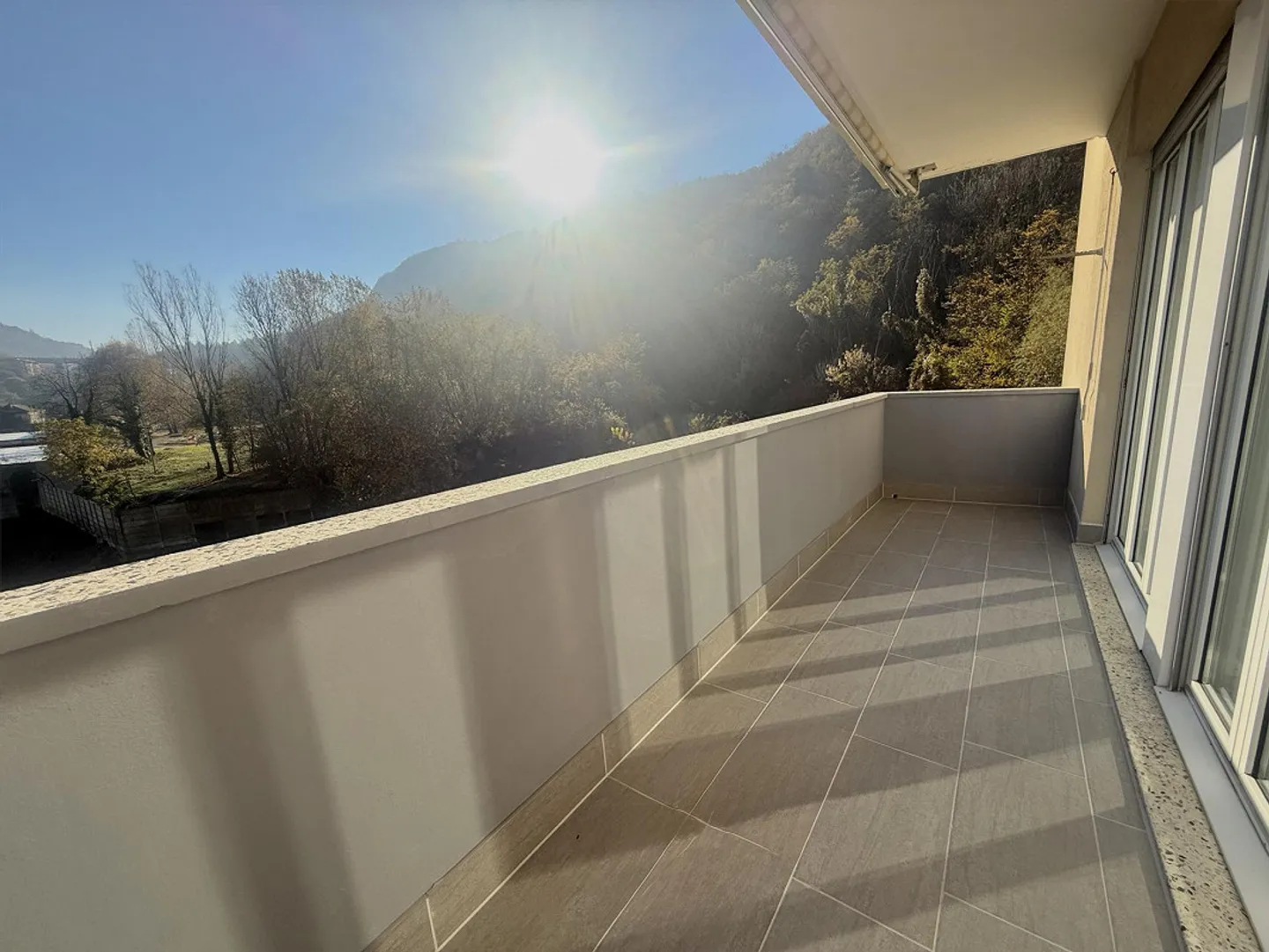 Geräumige 4,5-Zimmer-Wohnung in Chiasso - Foto 9 von 11