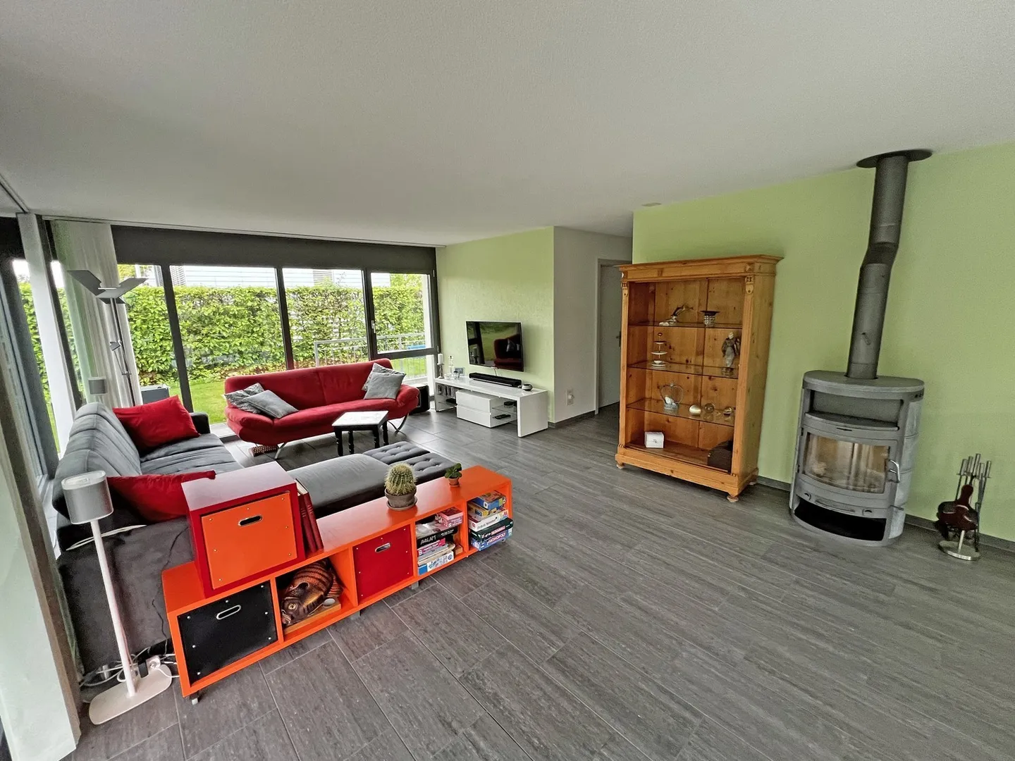 Spacious Detached Family House in a Quiet Location with Excellent Public Transport Connections - Photo 1 of 16