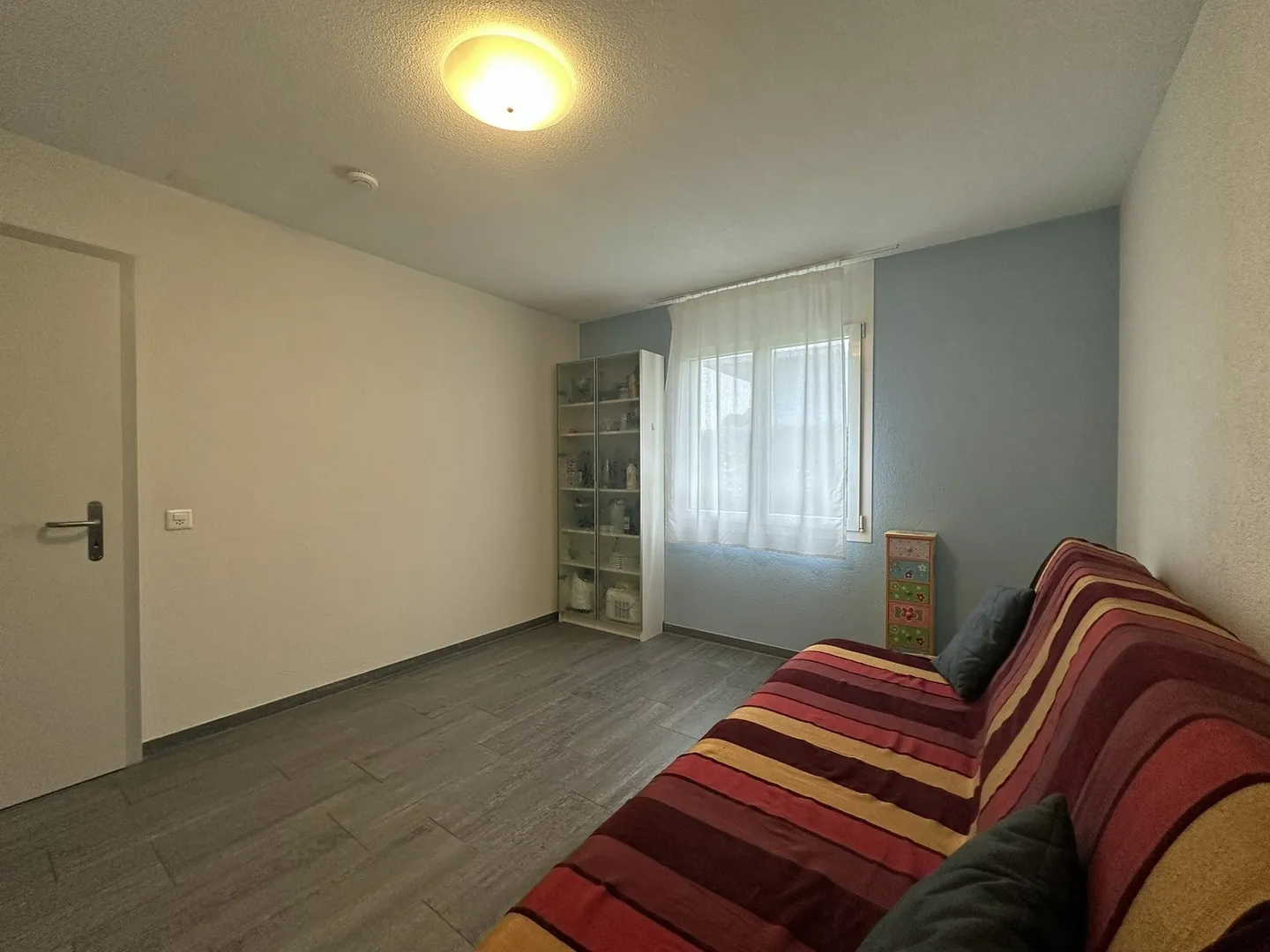 Spacious Detached Family House in a Quiet Location with Excellent Public Transport Connections - Photo 12 of 16