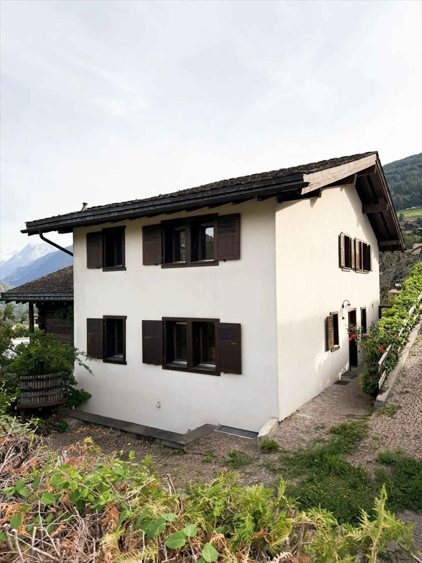 Grande casa familiare con appartamento separato e vista panoramica - Foto 6 di 13