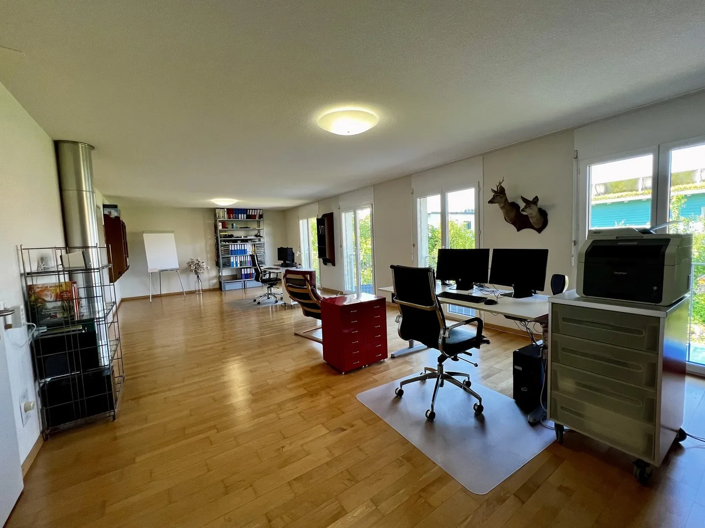 Spacious Detached Family House in a Quiet Location with Excellent Public Transport Connections - Photo 15 of 16