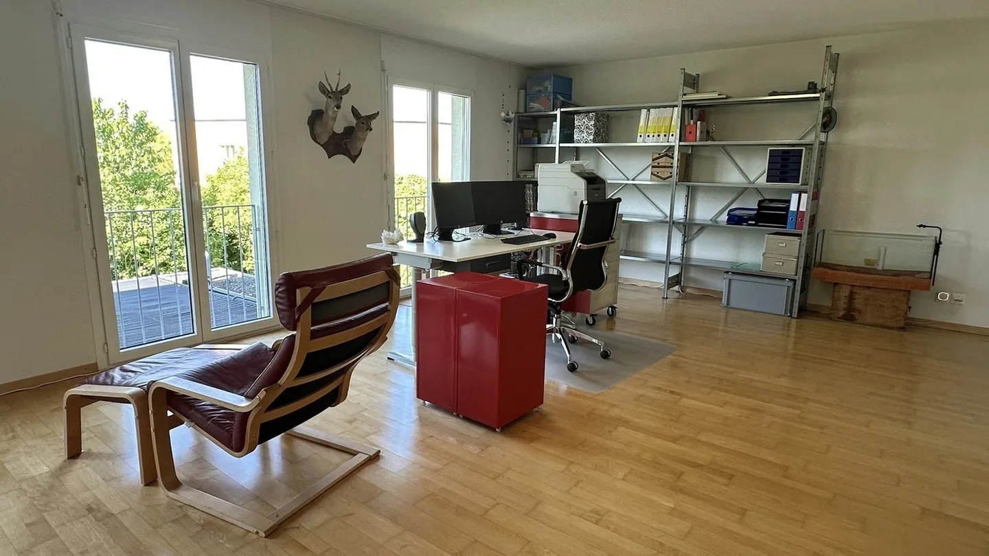 Spacious Detached Family House in a Quiet Location with Excellent Public Transport Connections - Photo 16 of 16