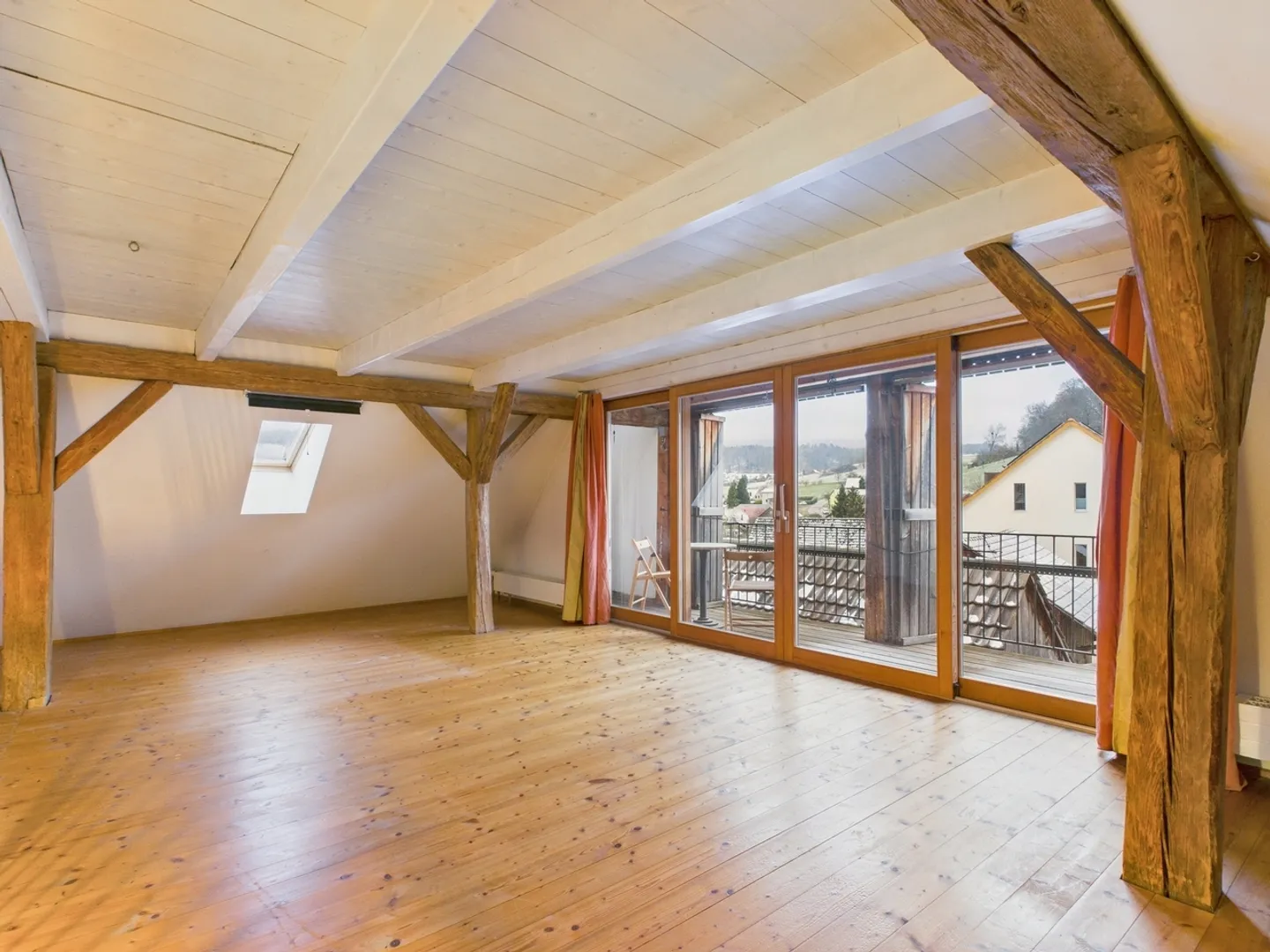 Maison individuelle enchanteresse et soigneusement entretenue pour les familles sur 4 étages spacieux - Photo 6 sur 13