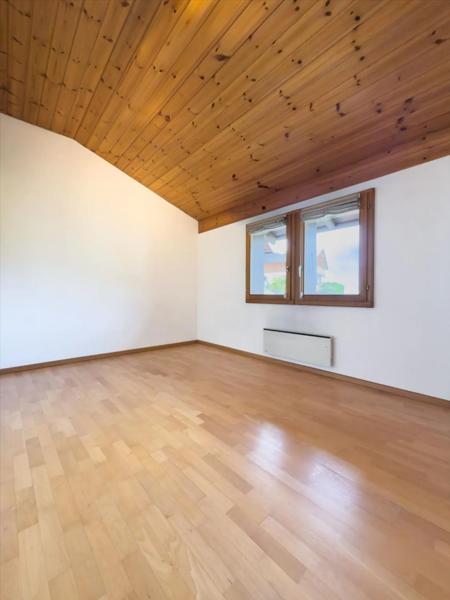 Grande casa familiare con appartamento separato e vista panoramica - Foto 10 di 13