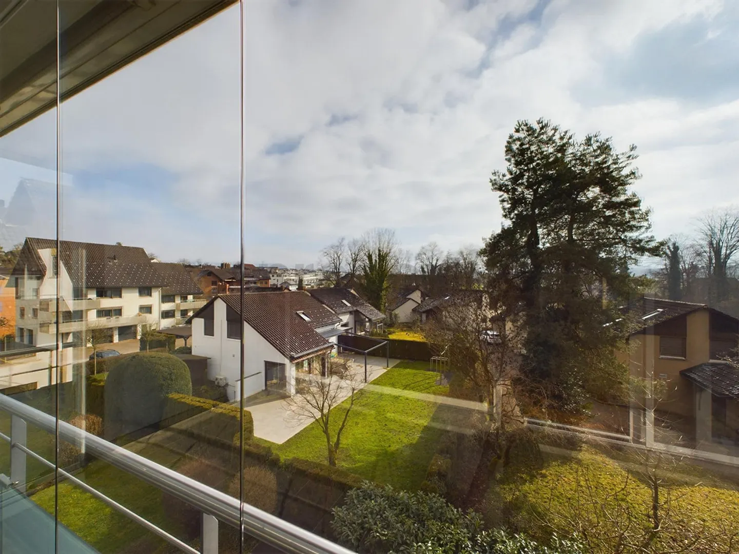 Balcon avec jardin d'hiver, vue sur la montagne et entièrement rénové ! - Photo 9 sur 10