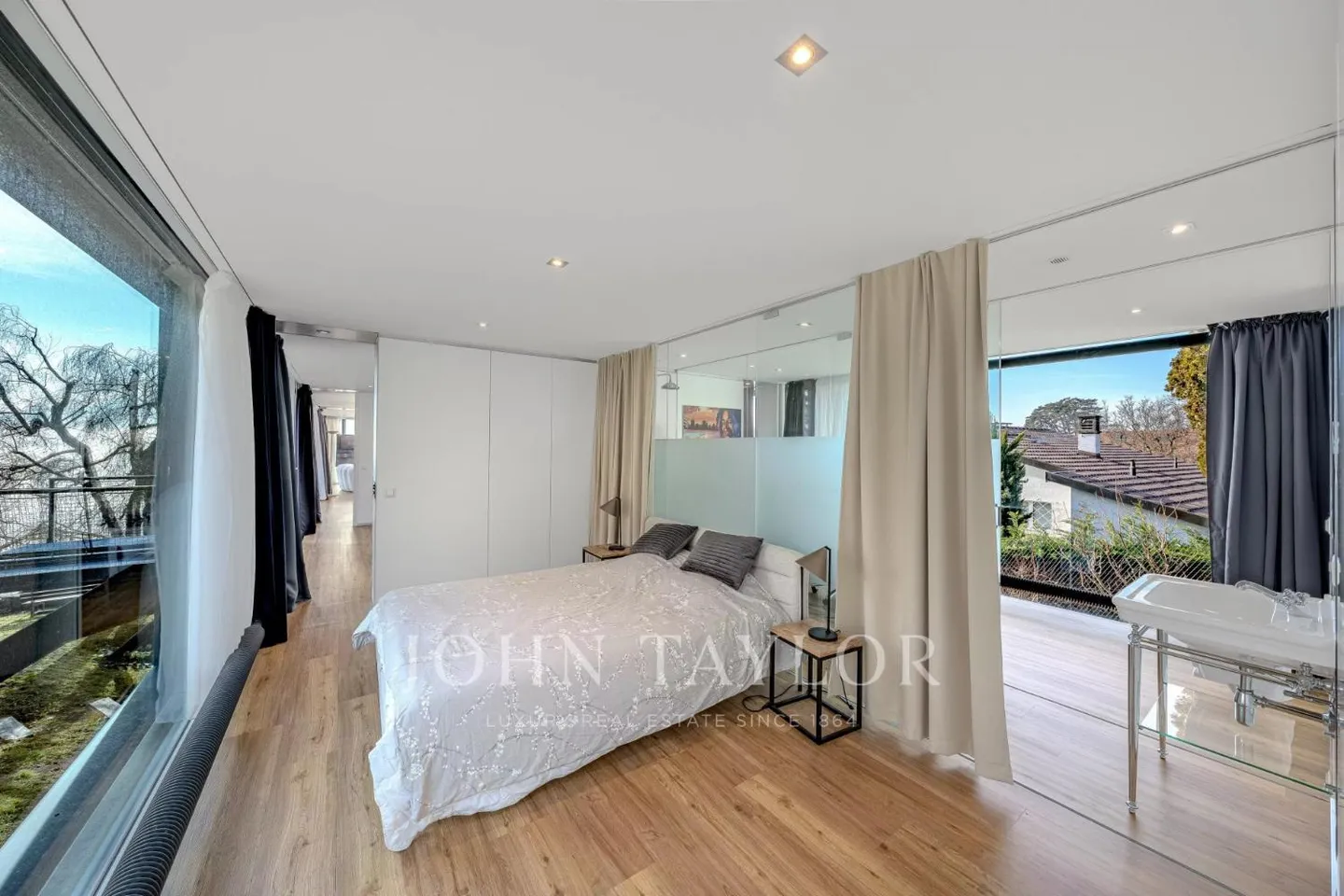 Villa d'architecte avec vue lac - Photo 8 sur 12