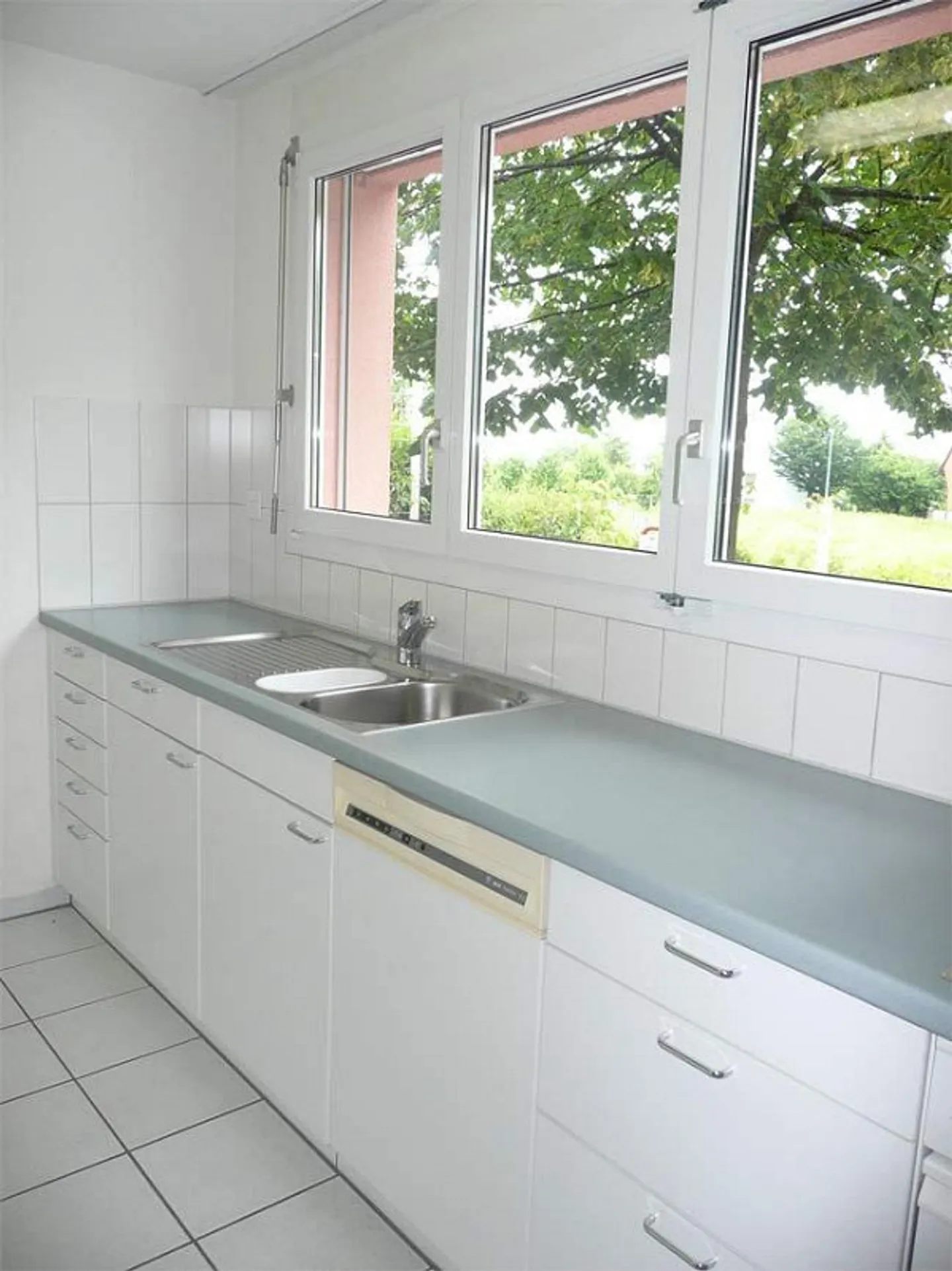 The perfect apartment in a quiet location! - Photo 4 of 5