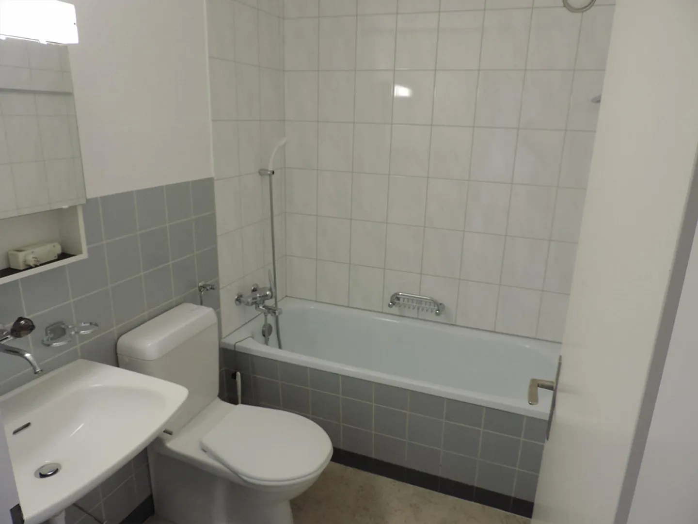 Appartement 3.5 pièces dans un emplacement calme - Photo 2 sur 8