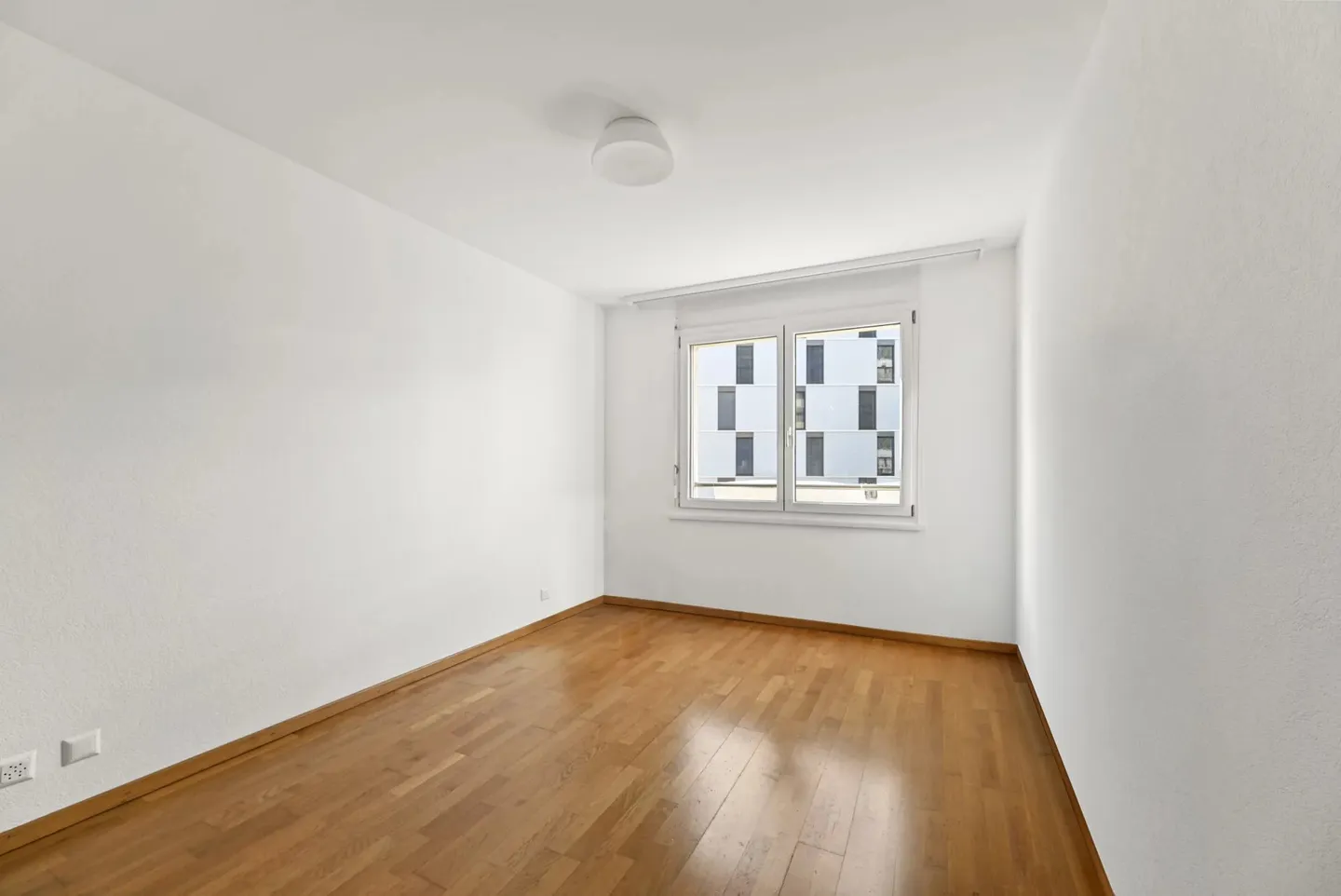 Appartement spacieux avec balcon - Photo 6 sur 8