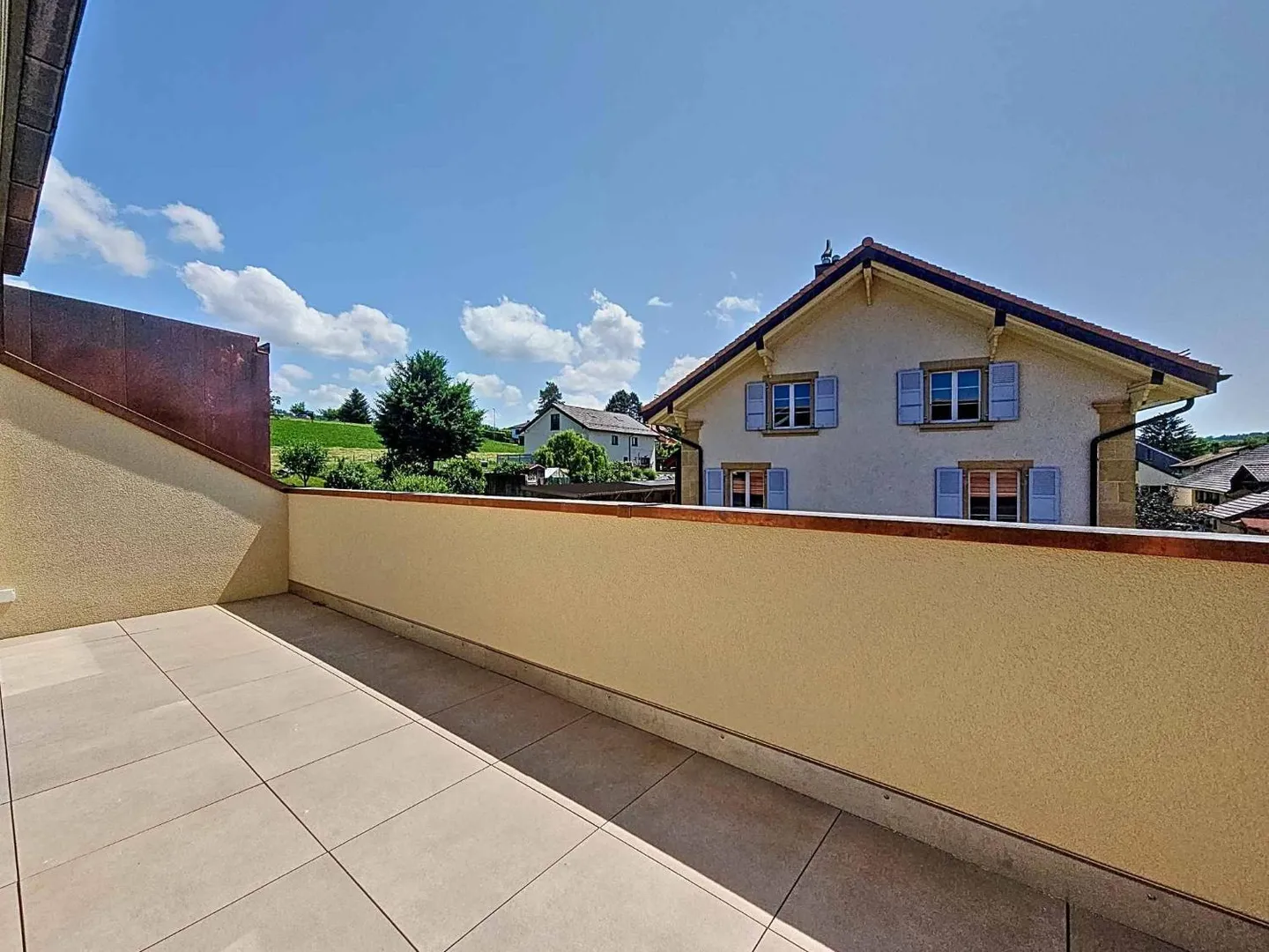 Appartamento di 4.5 locali all'ultimo piano con vista libera - Foto 11 di 12