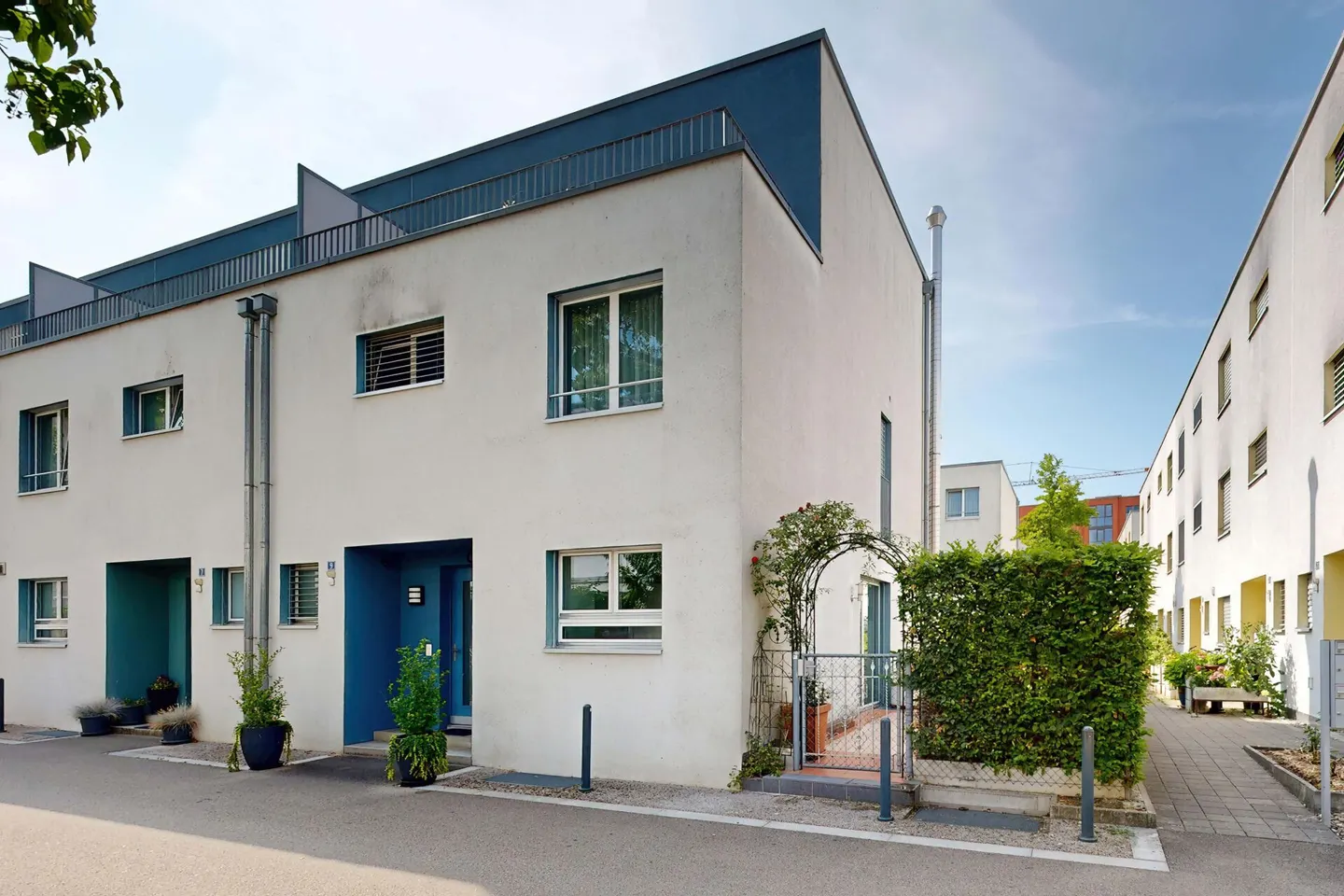 Maison d'angle de 6,5 pièces à Schlieren - Photo 1 sur 34