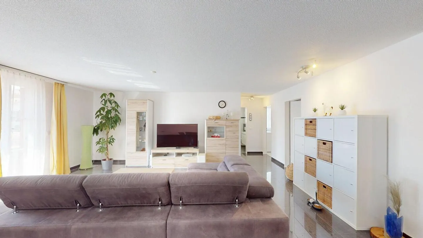 Appartement familial avec beaucoup de lumière naturelle et un balcon ensoleillé - Photo 6 sur 14