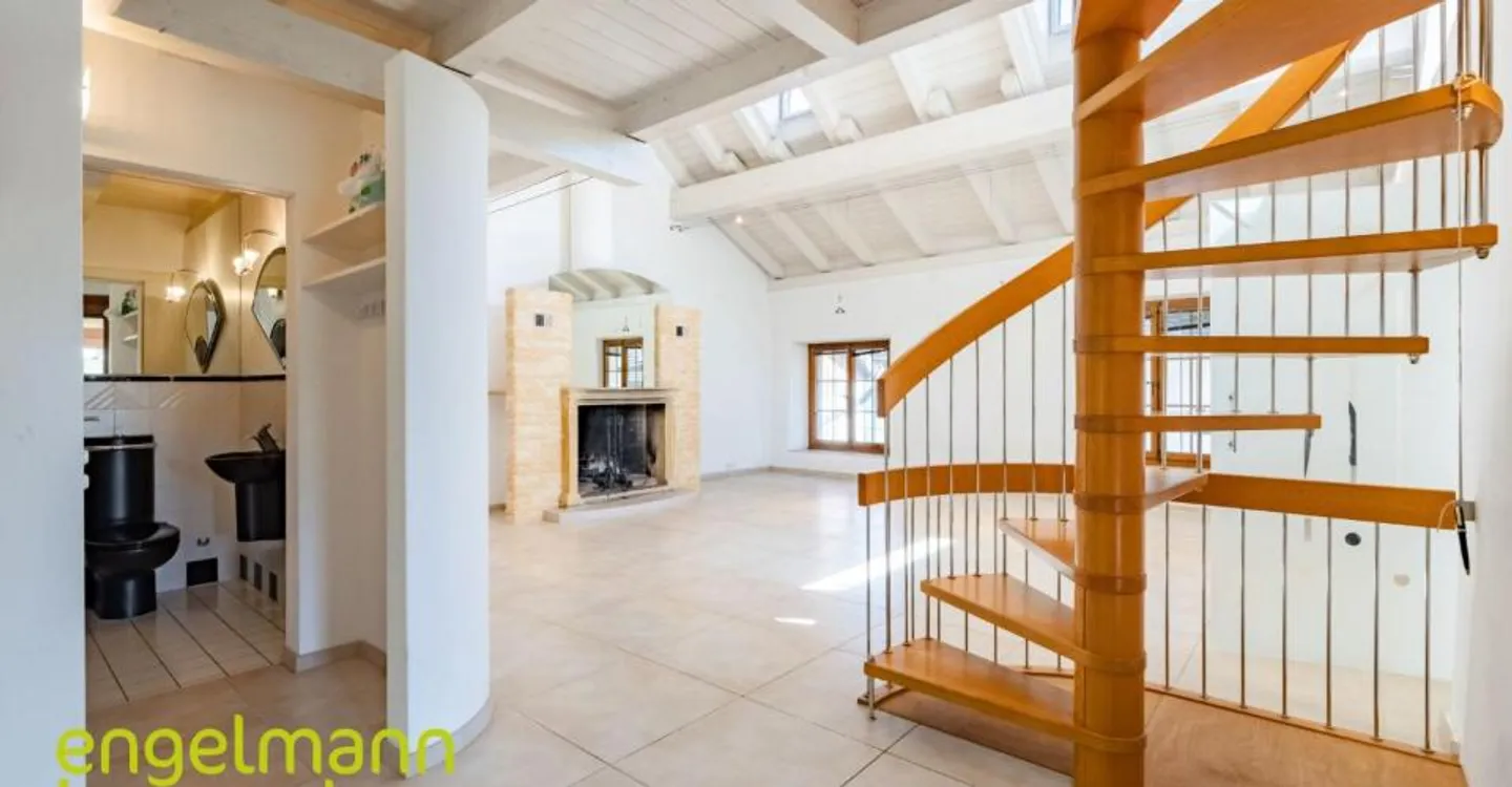 Residential property with 3 condominiums - Photo 2 of 13
