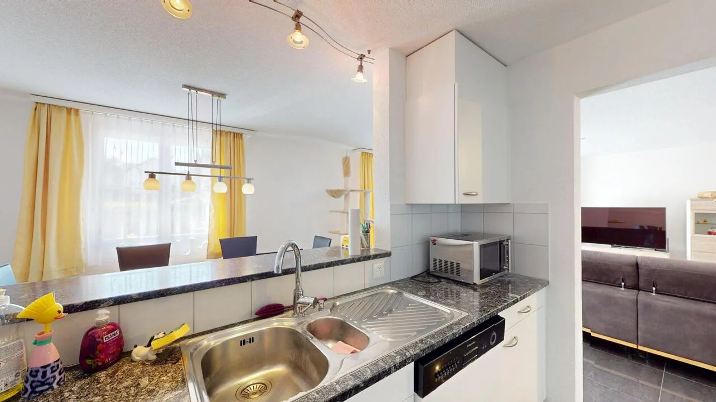 Appartement familial avec beaucoup de lumière naturelle et un balcon ensoleillé - Photo 7 sur 14