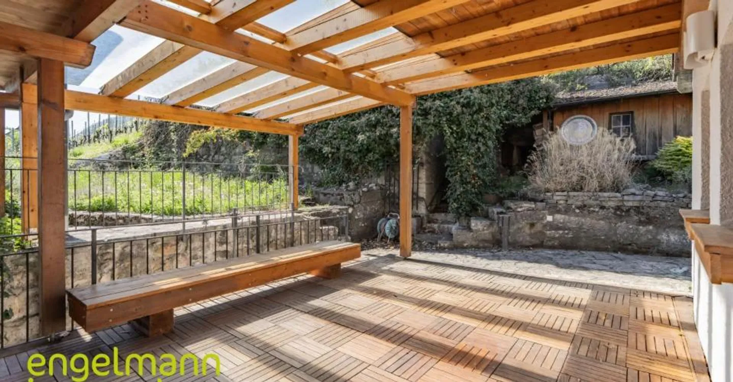 Residential property with 3 condominiums - Photo 6 of 13