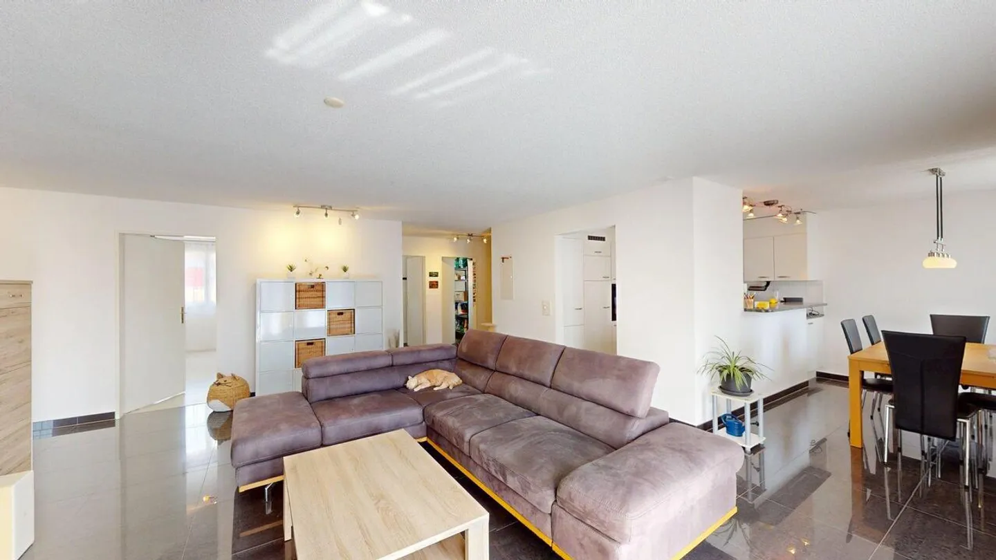 Appartement familial avec beaucoup de lumière naturelle et un balcon ensoleillé - Photo 10 sur 14