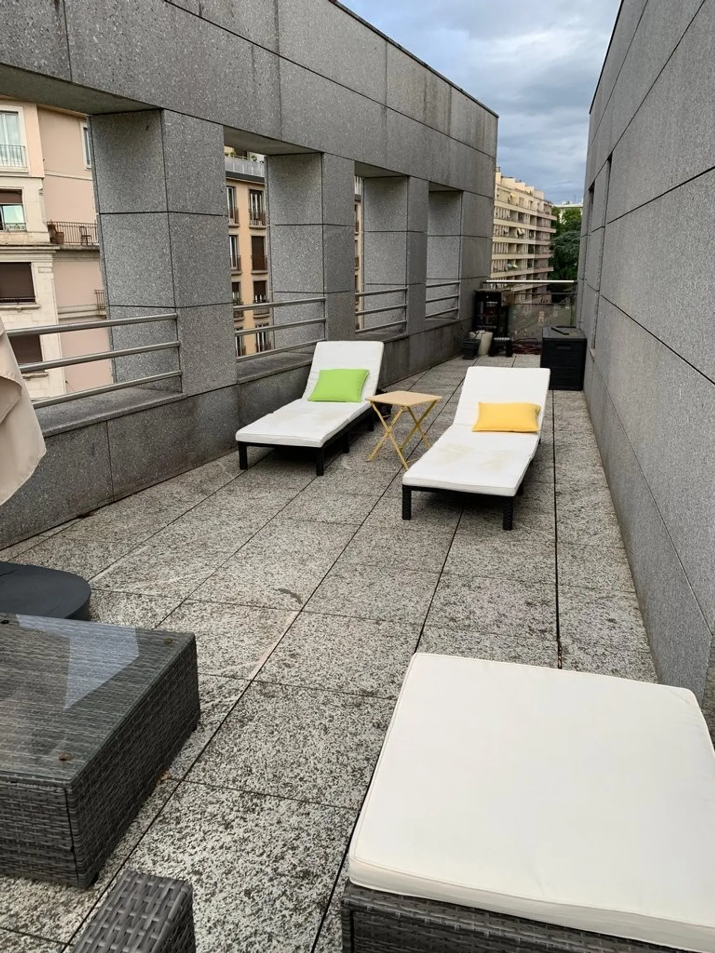 Attico con bella terrazza nel cuore di Eaux-Vives - Foto 10 di 12