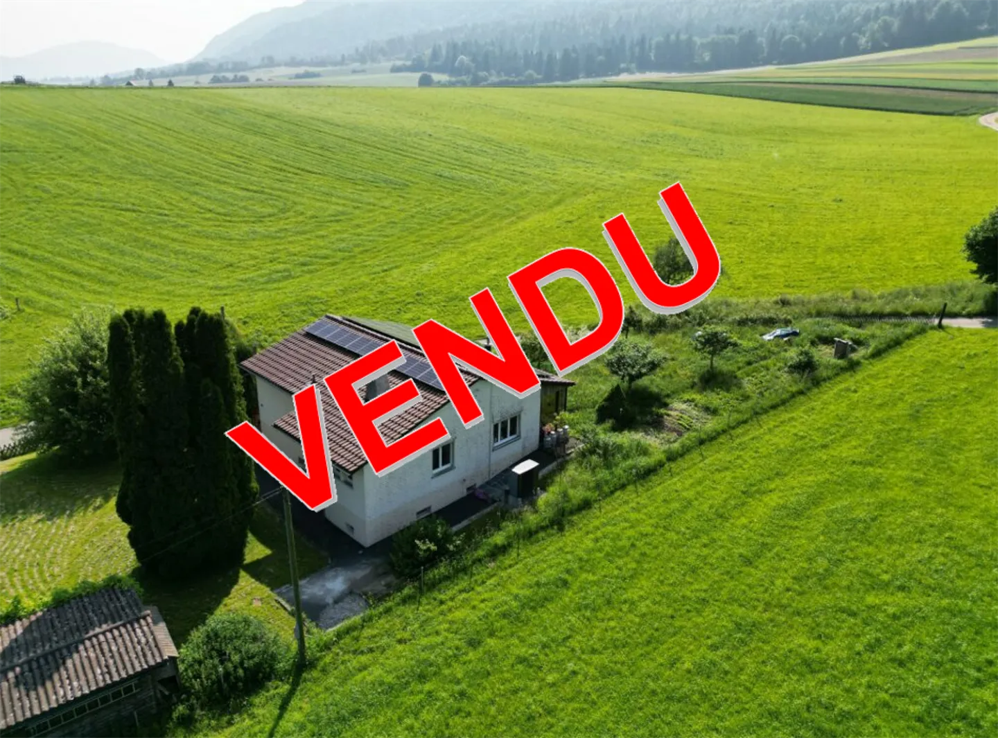 Cormoret, casa indipendente con giardino ai margini del villaggio - Foto 1 di 13